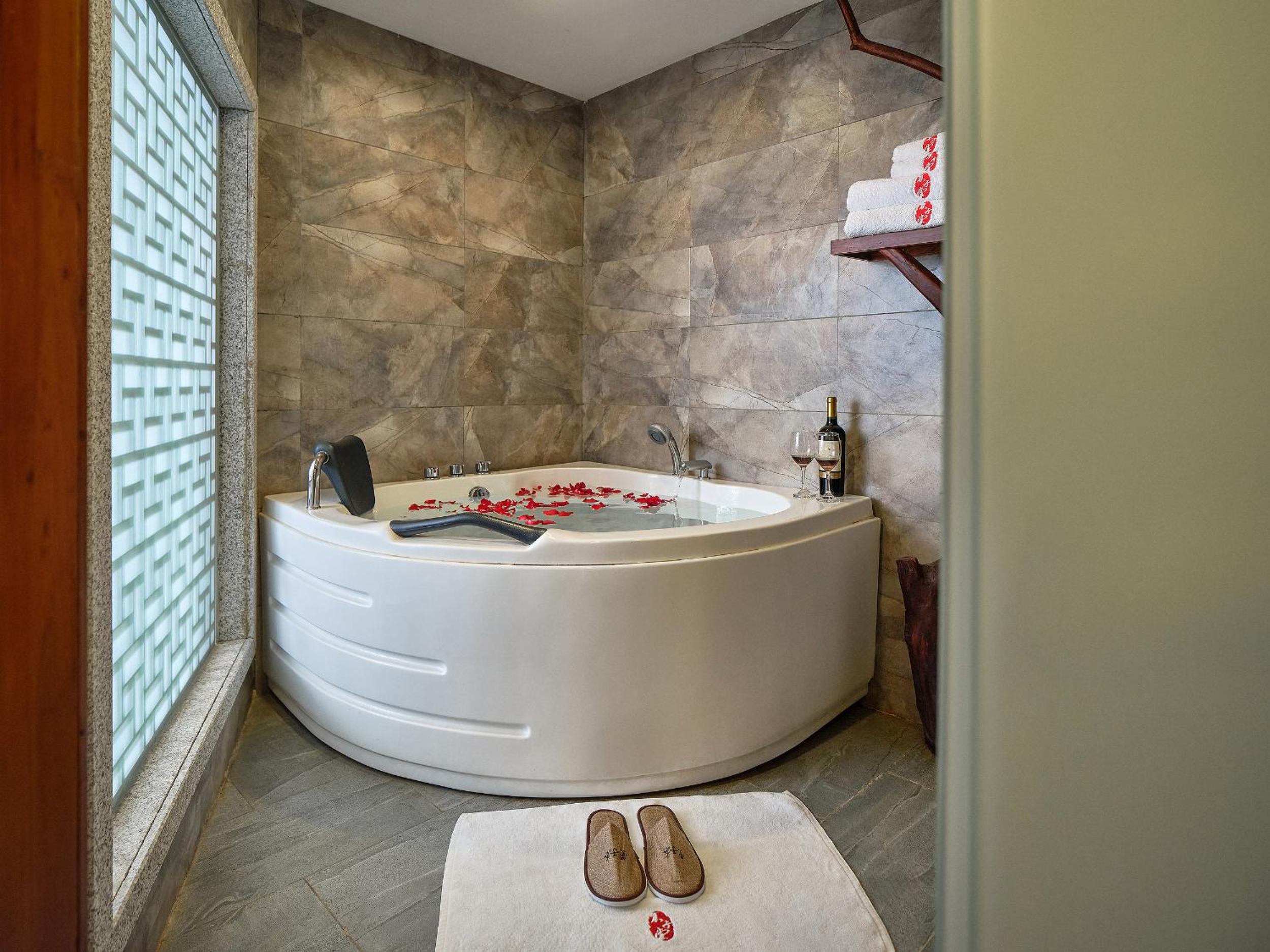 Executive Suite with River View photo 2