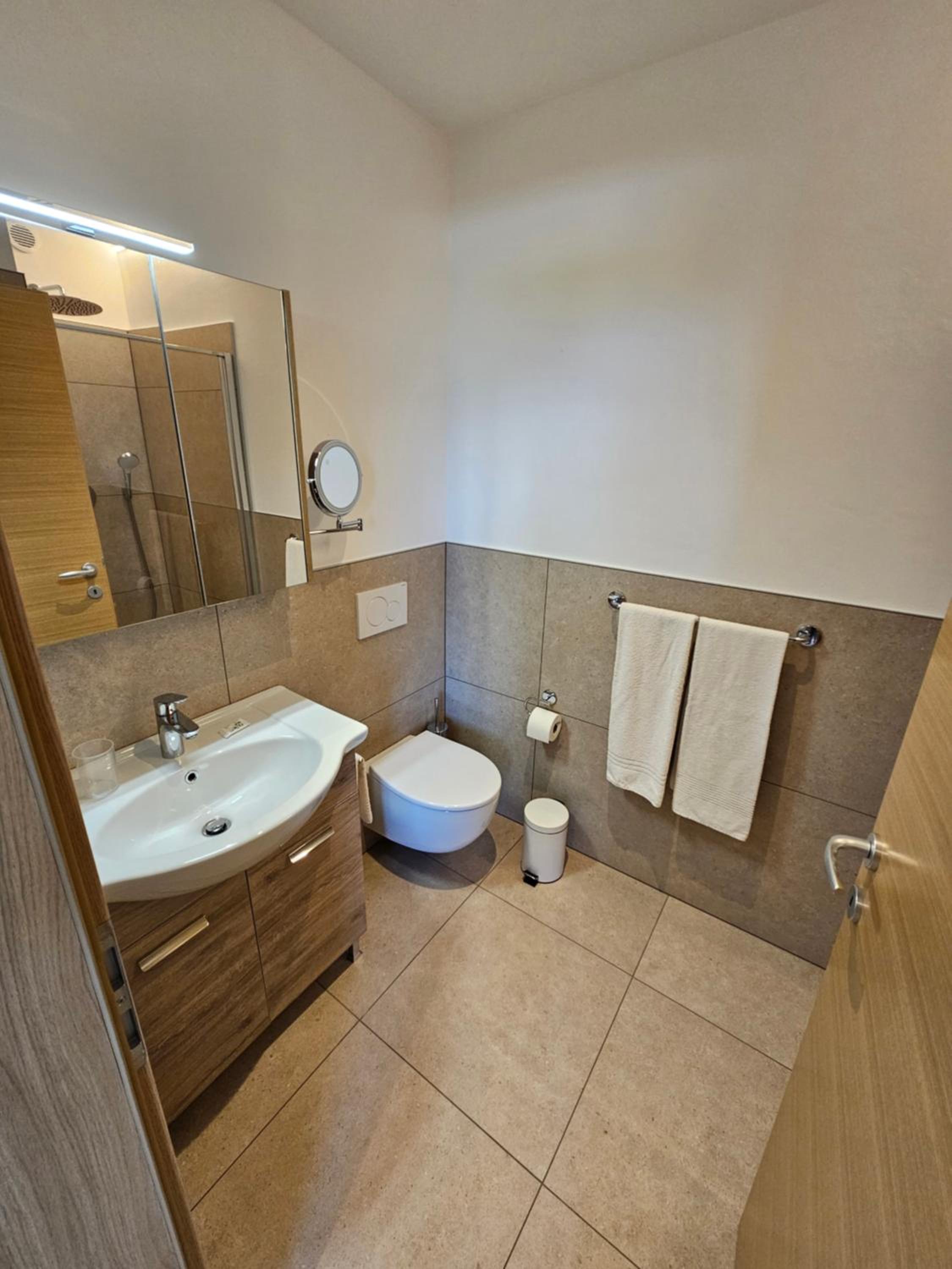 One-Bedroom Apartment with Terrace photo 2