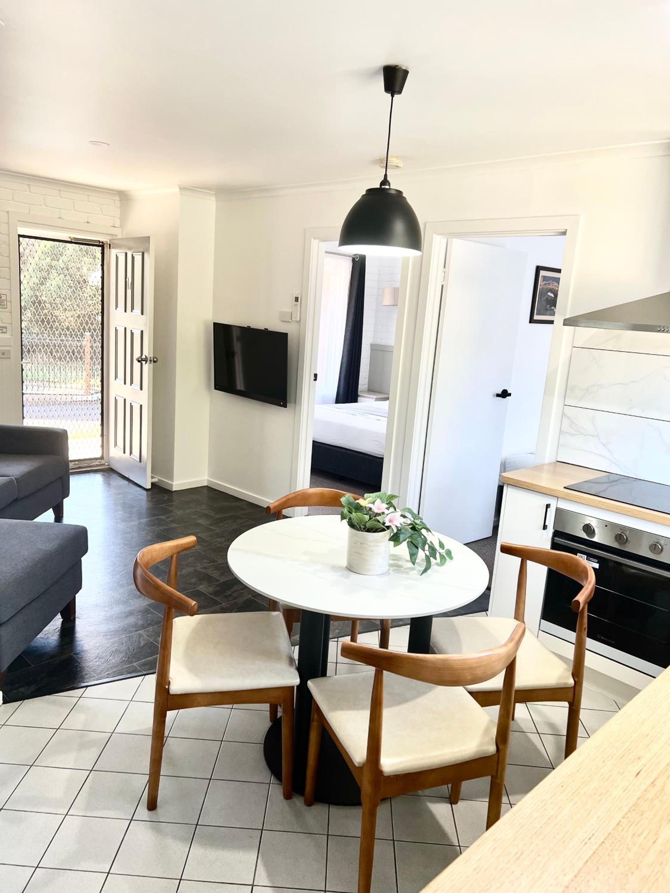 Two-Bedroom Apartment - Photo 4