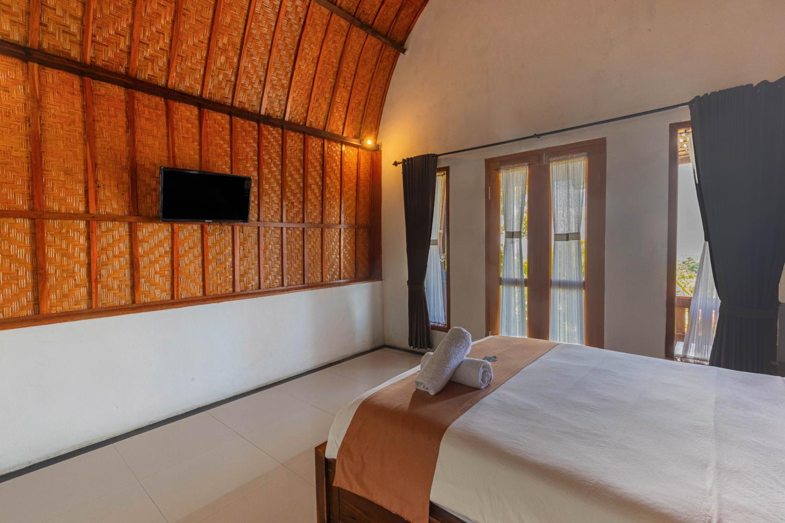 Deluxe Double Room (2 Adults + 1 Child) - Photo 33