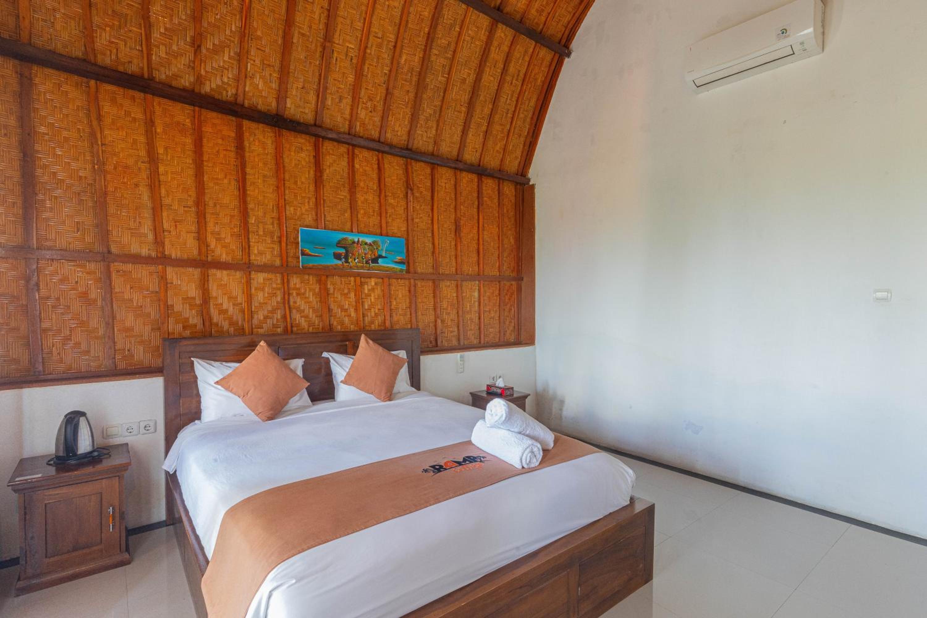 Deluxe Double Room (2 Adults + 1 Child) - Photo 32