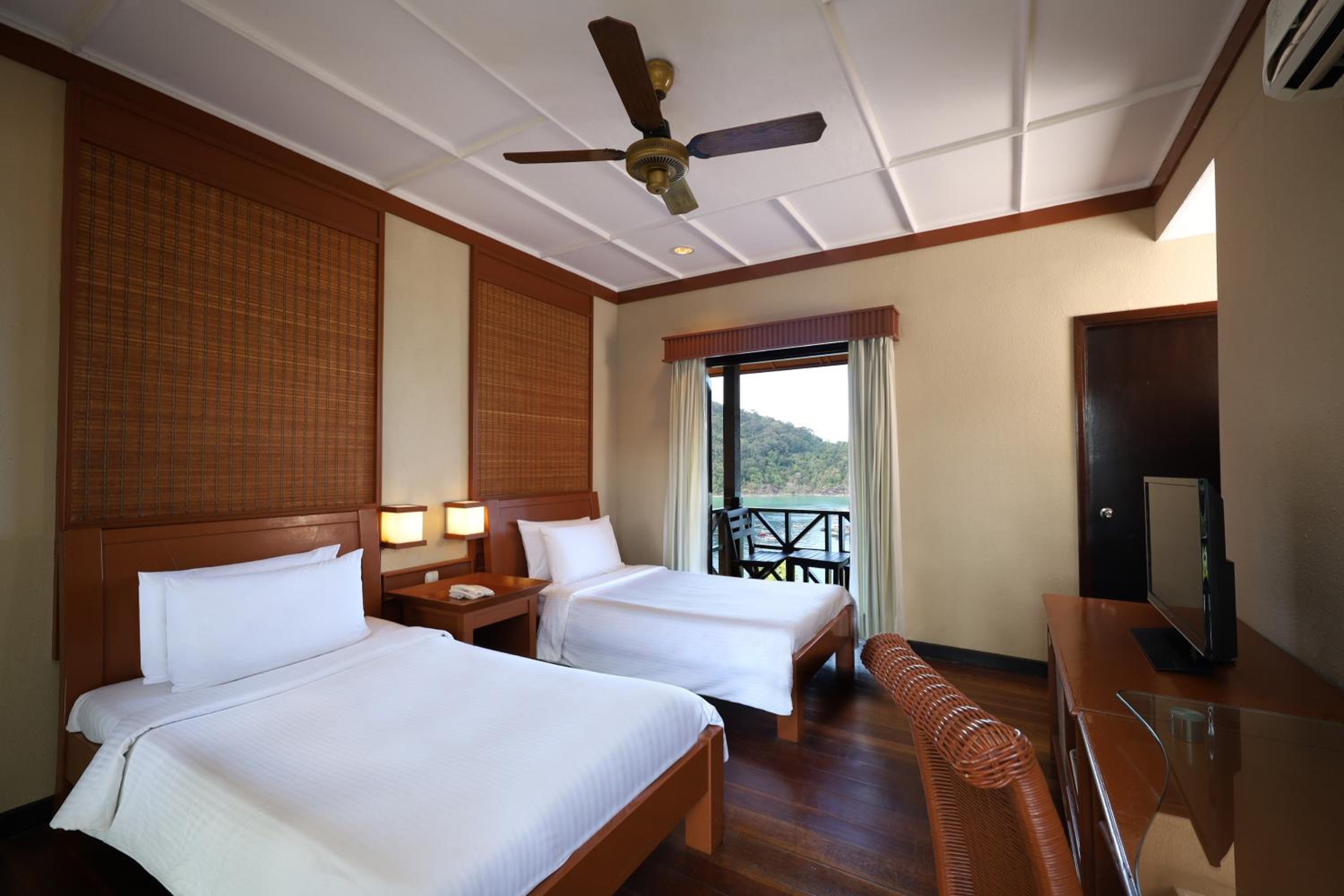 Seaview Chalet photo 2
