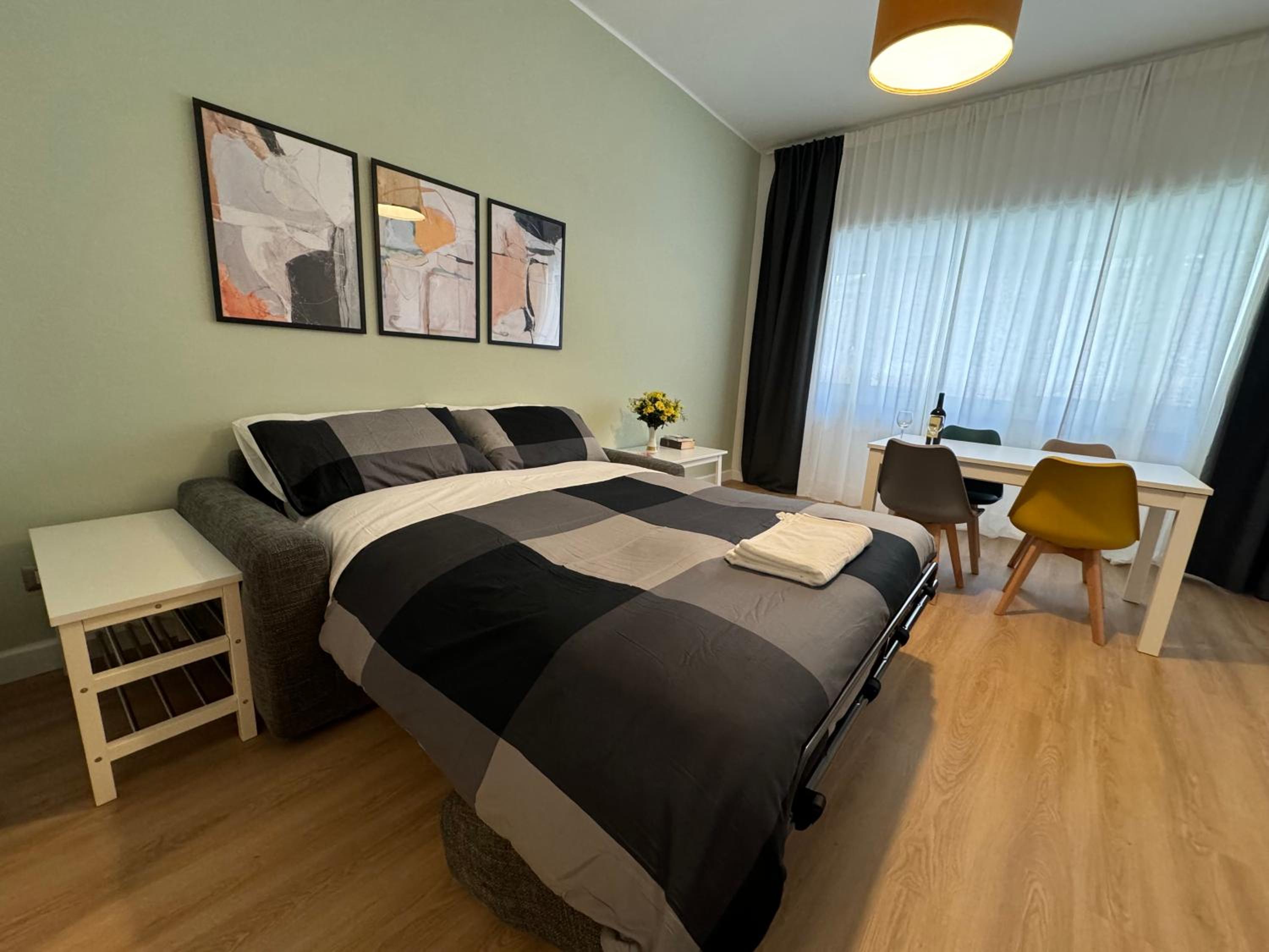 One-Bedroom Apartment photo 3