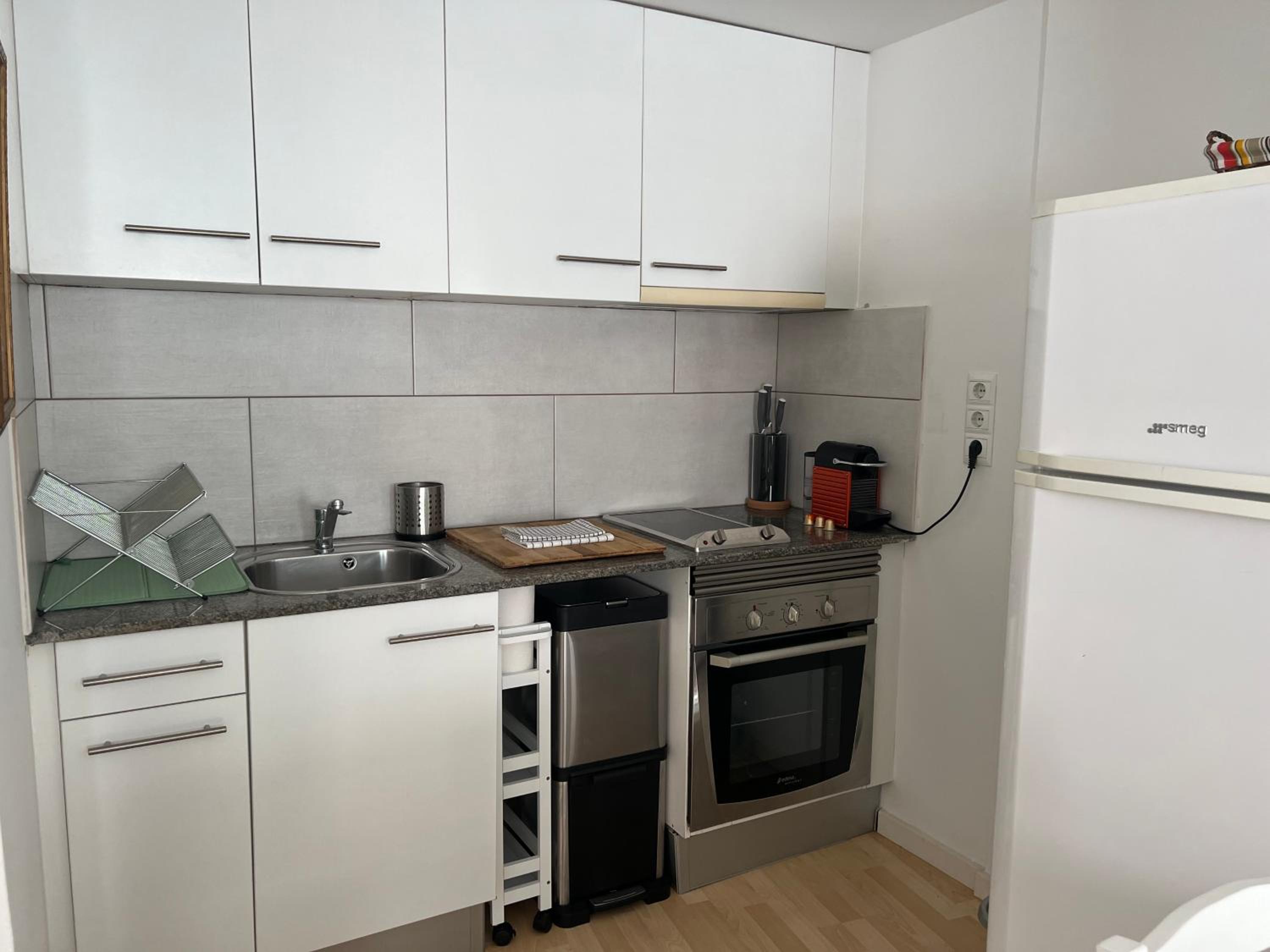 One-Bedroom Apartment photo 2