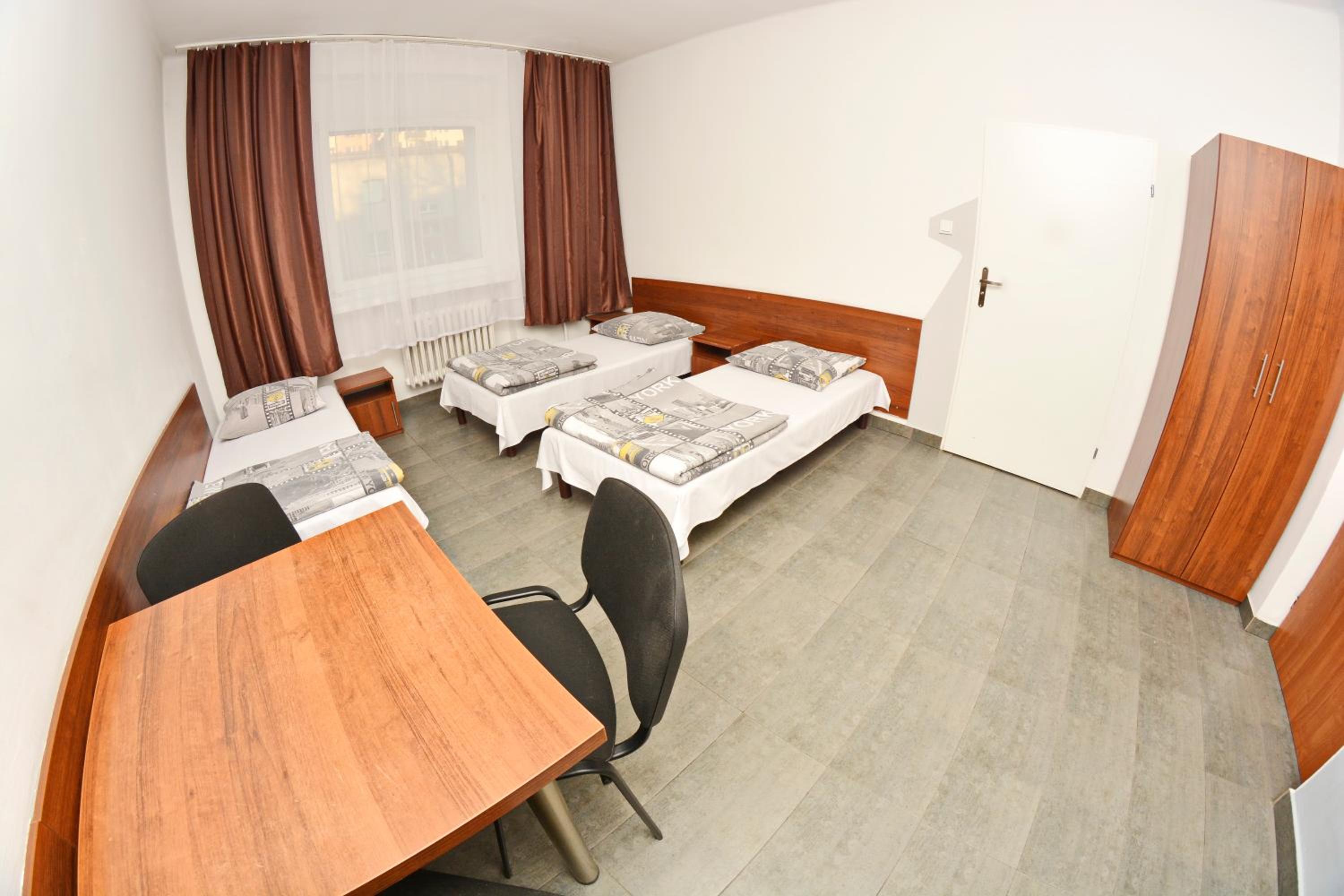 Triple Room with Private Bathroom - Photo 6
