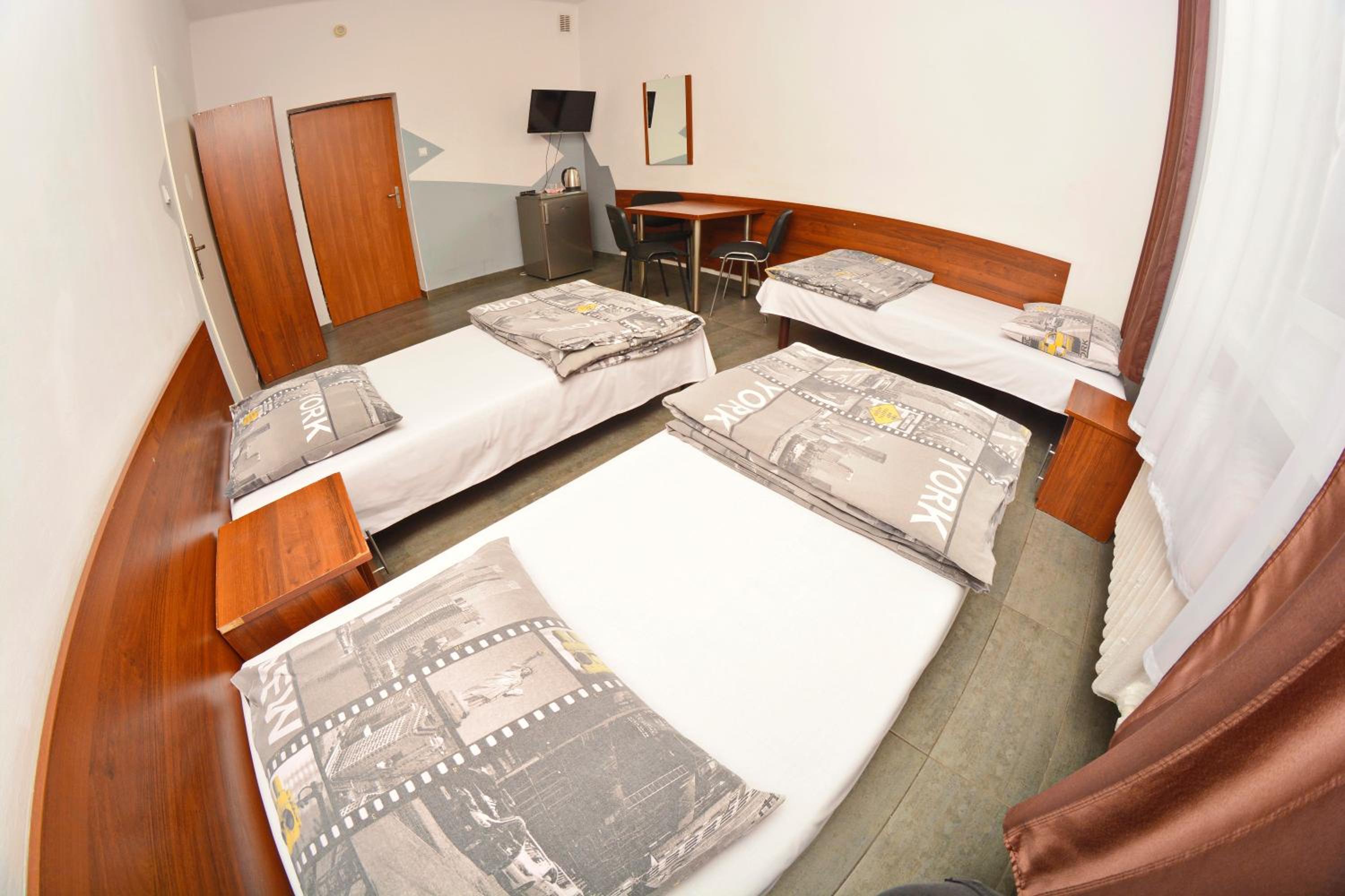 Triple Room with Private Bathroom - Photo 7