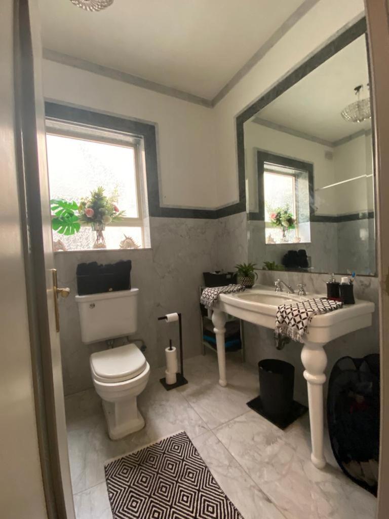 Twin Room with Shared Bathroom photo 1