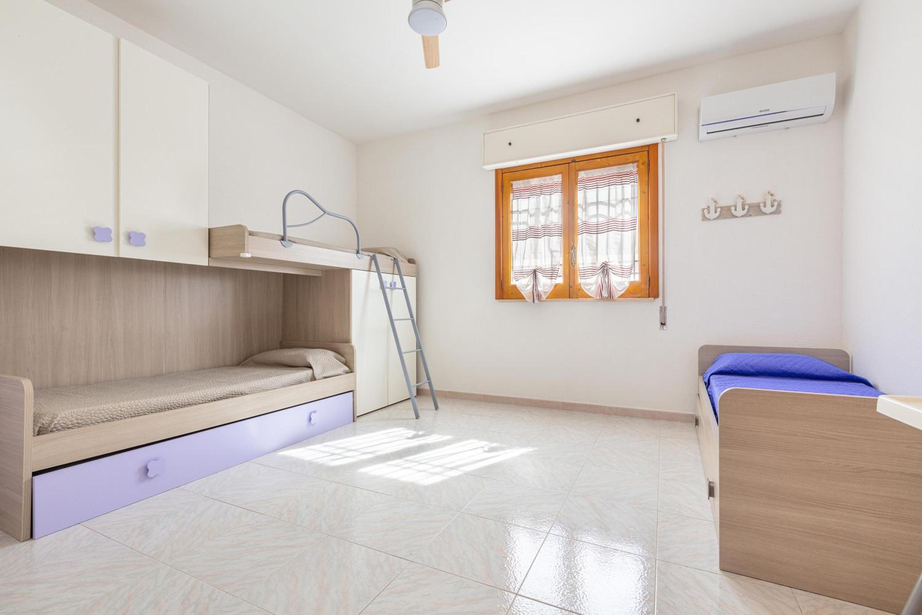 Two-Bedroom House photo 2