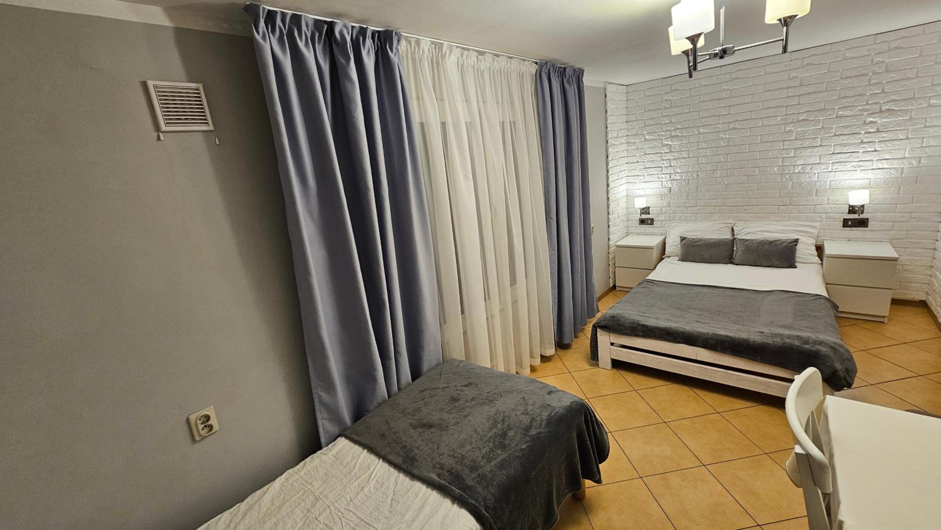 Triple Room with Bathroom - Photo 5