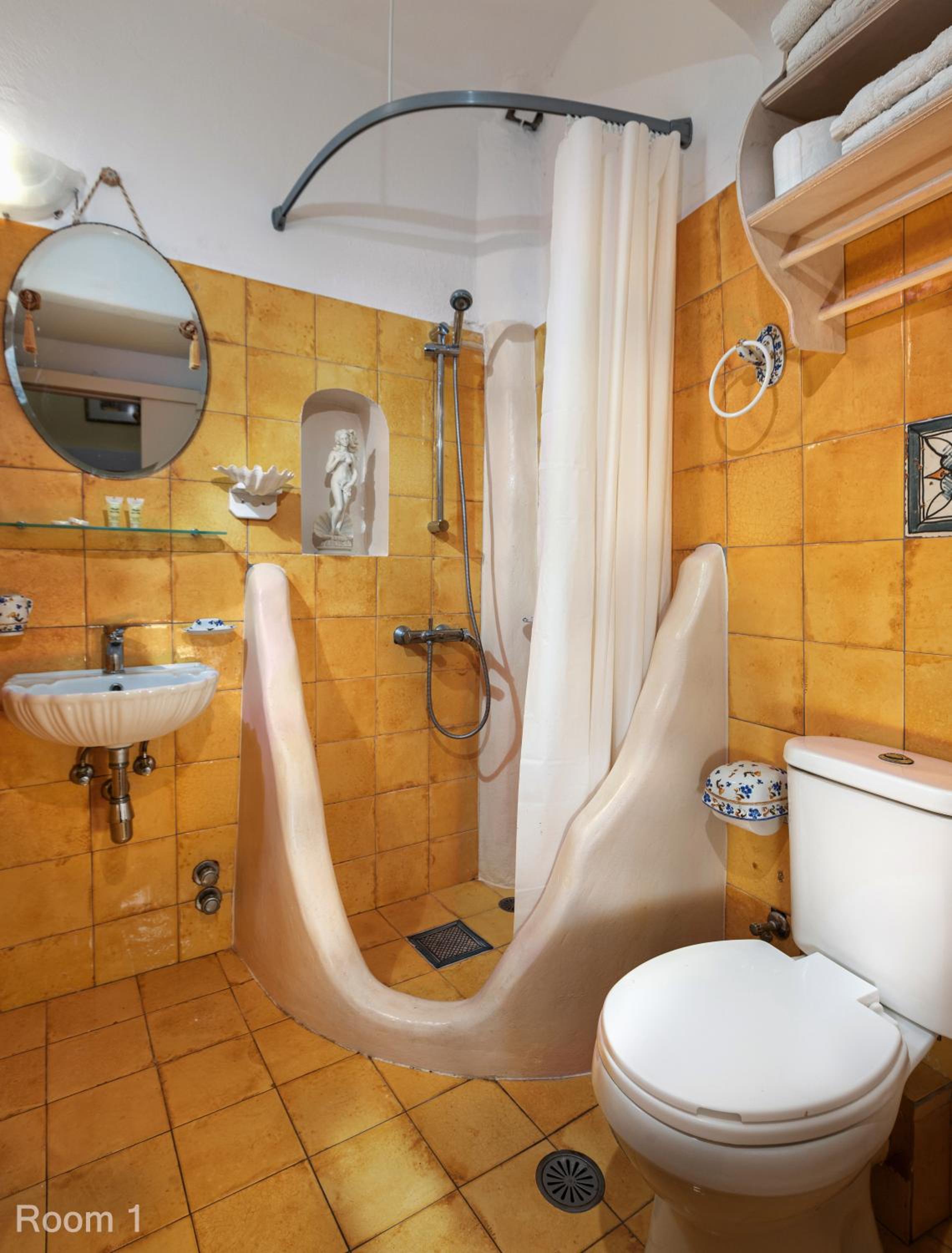 Standard Double Room - Photo 22