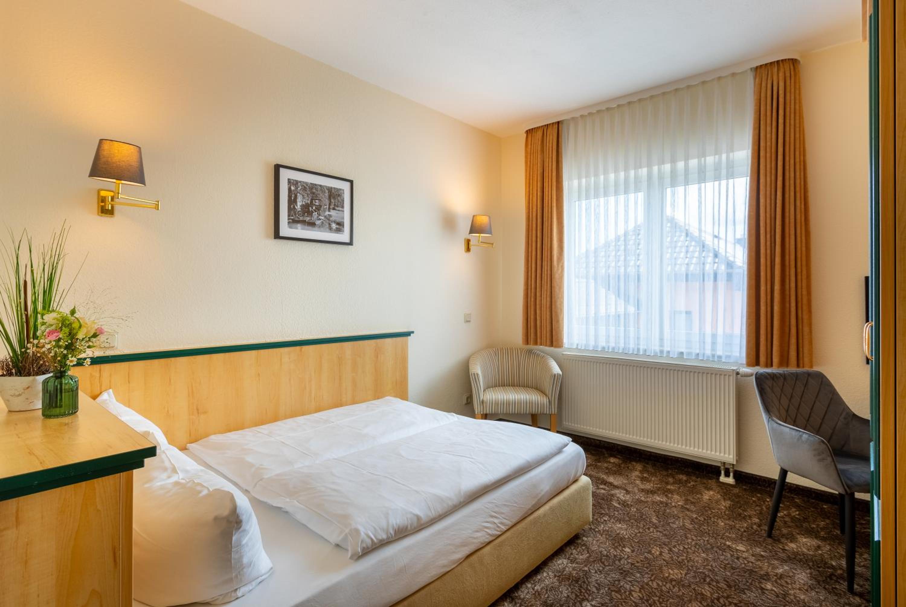 Economy Double Room photo 3