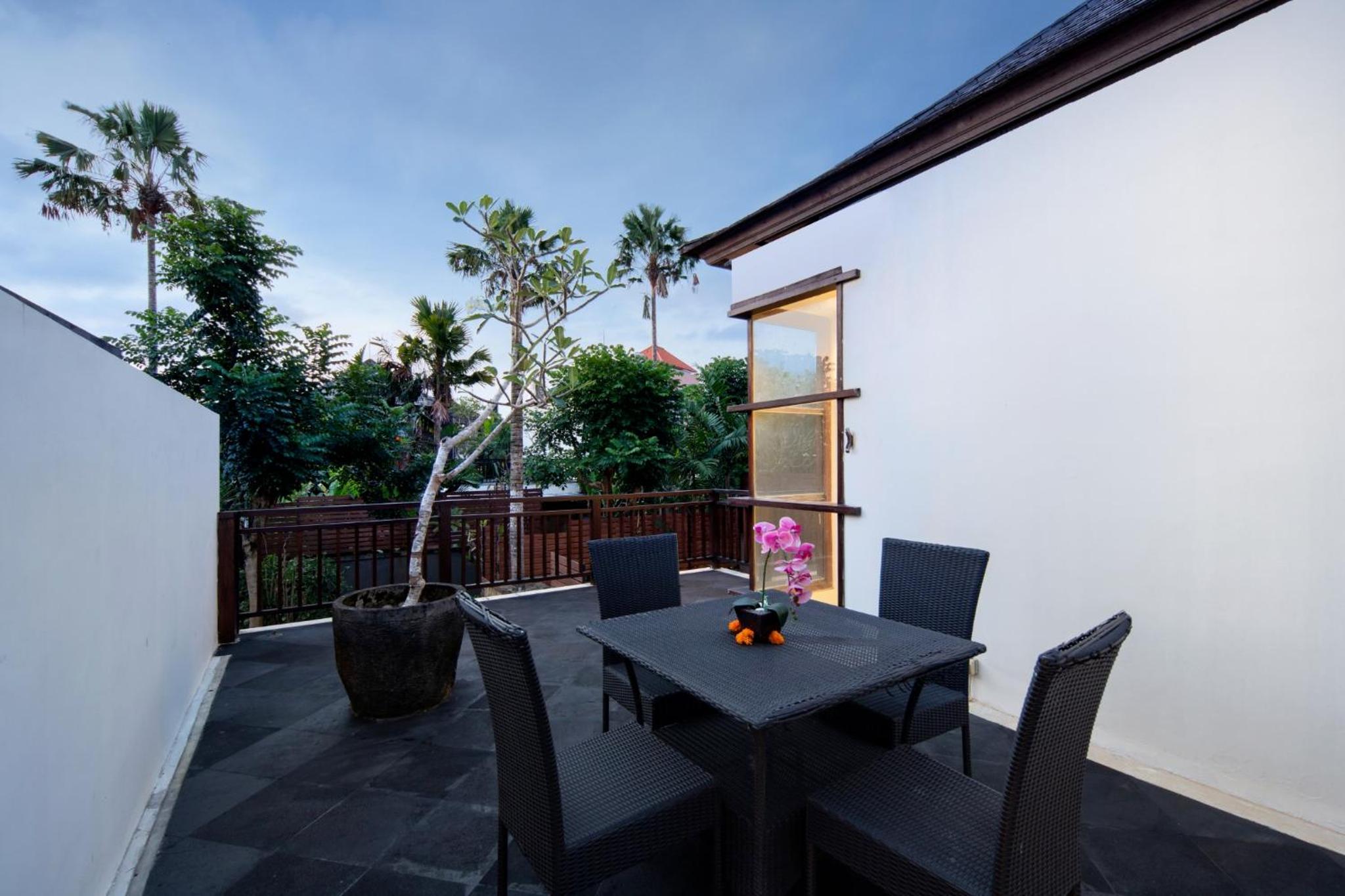 Two-Bedroom Villa - Photo 11