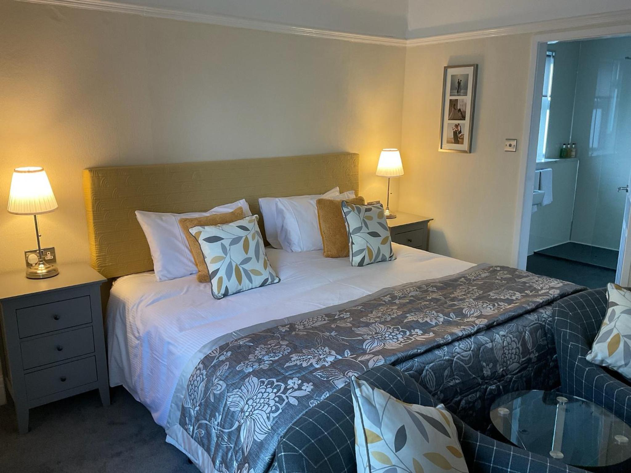 Double Room with Private Bathroom photo 1