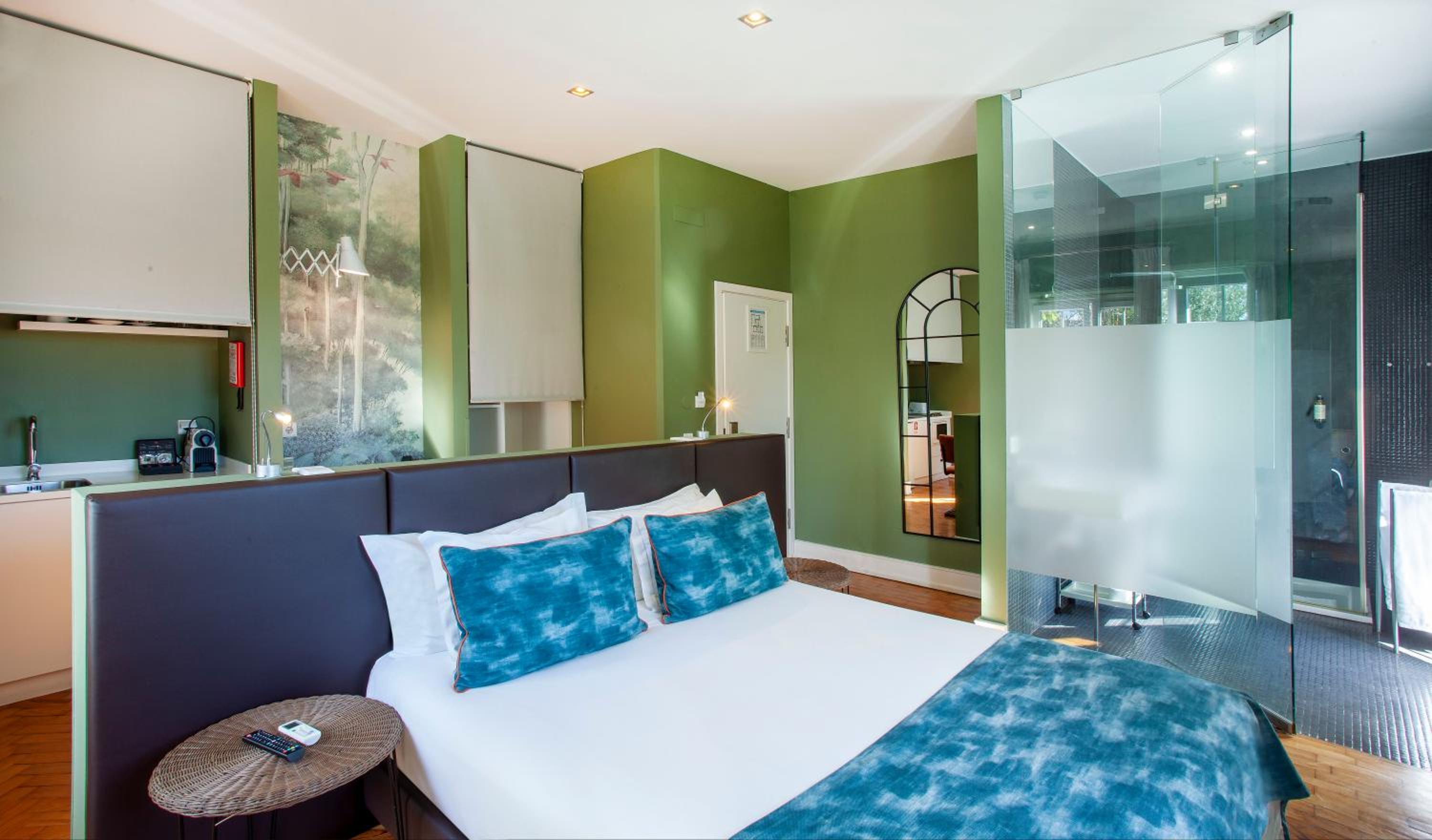 Superior Double Room with Balcony and Kitchenette - Photo 6