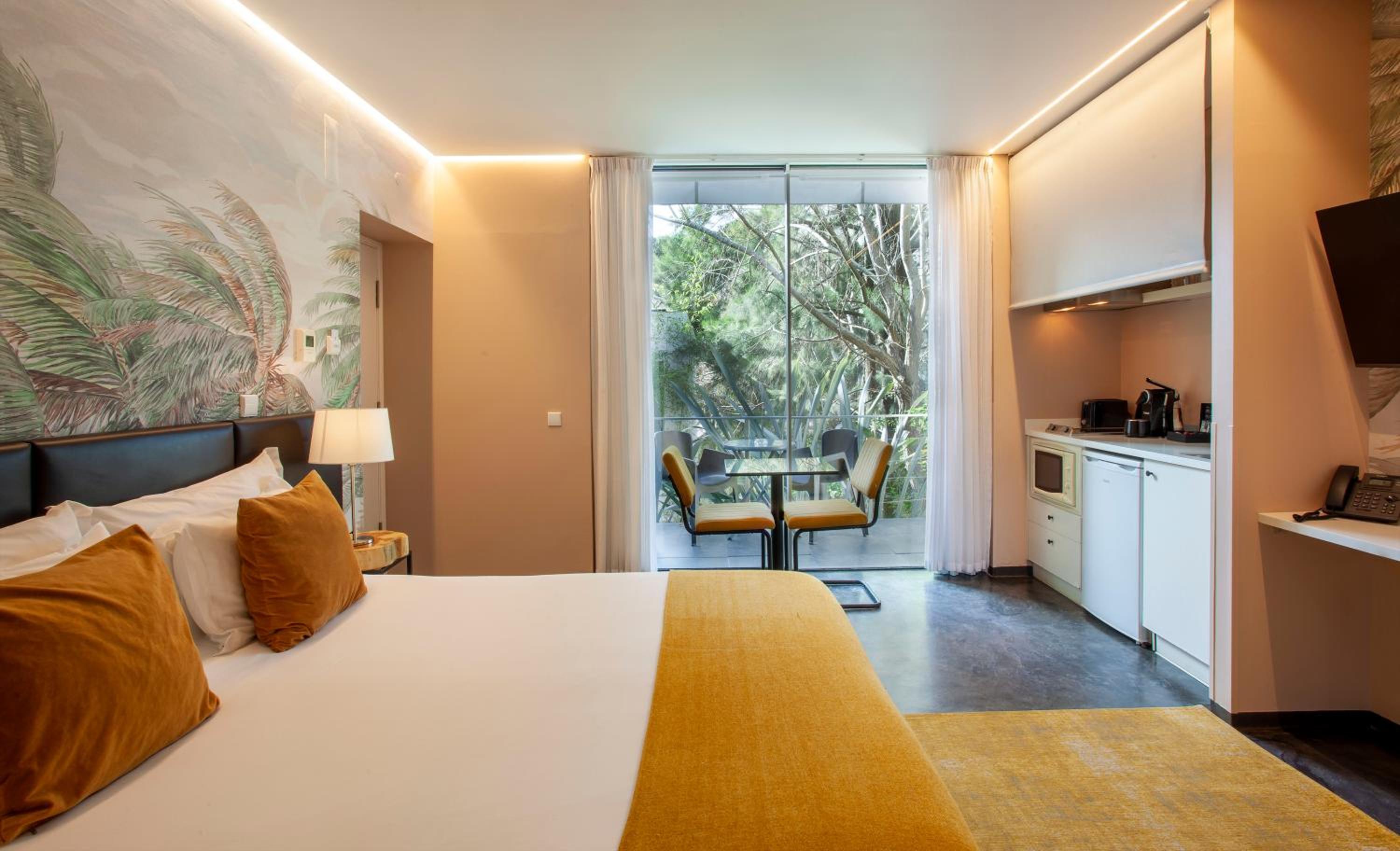 Superior Double Room with Balcony and Kitchenette - Photo 4