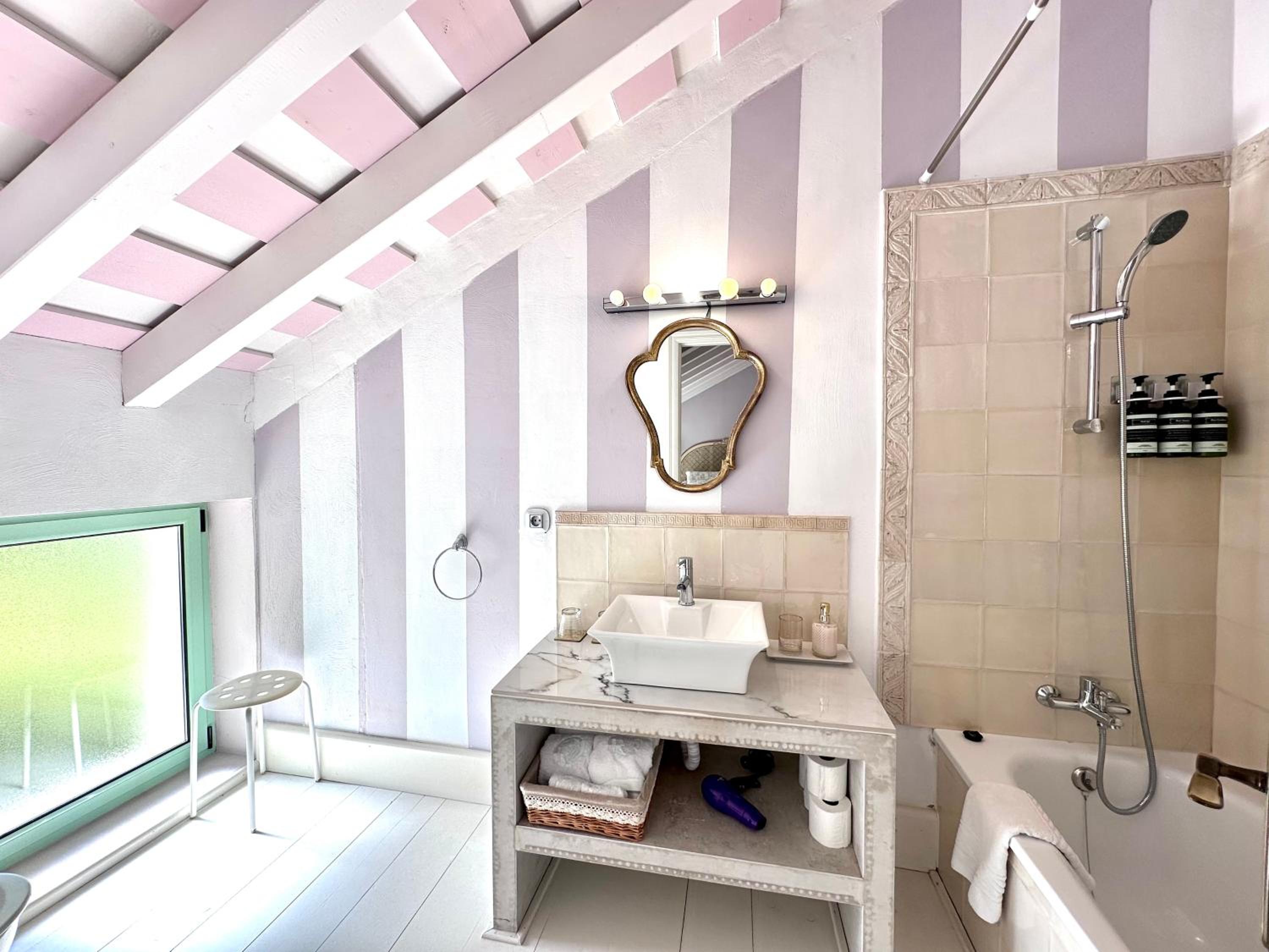 Double Room - Photo 13