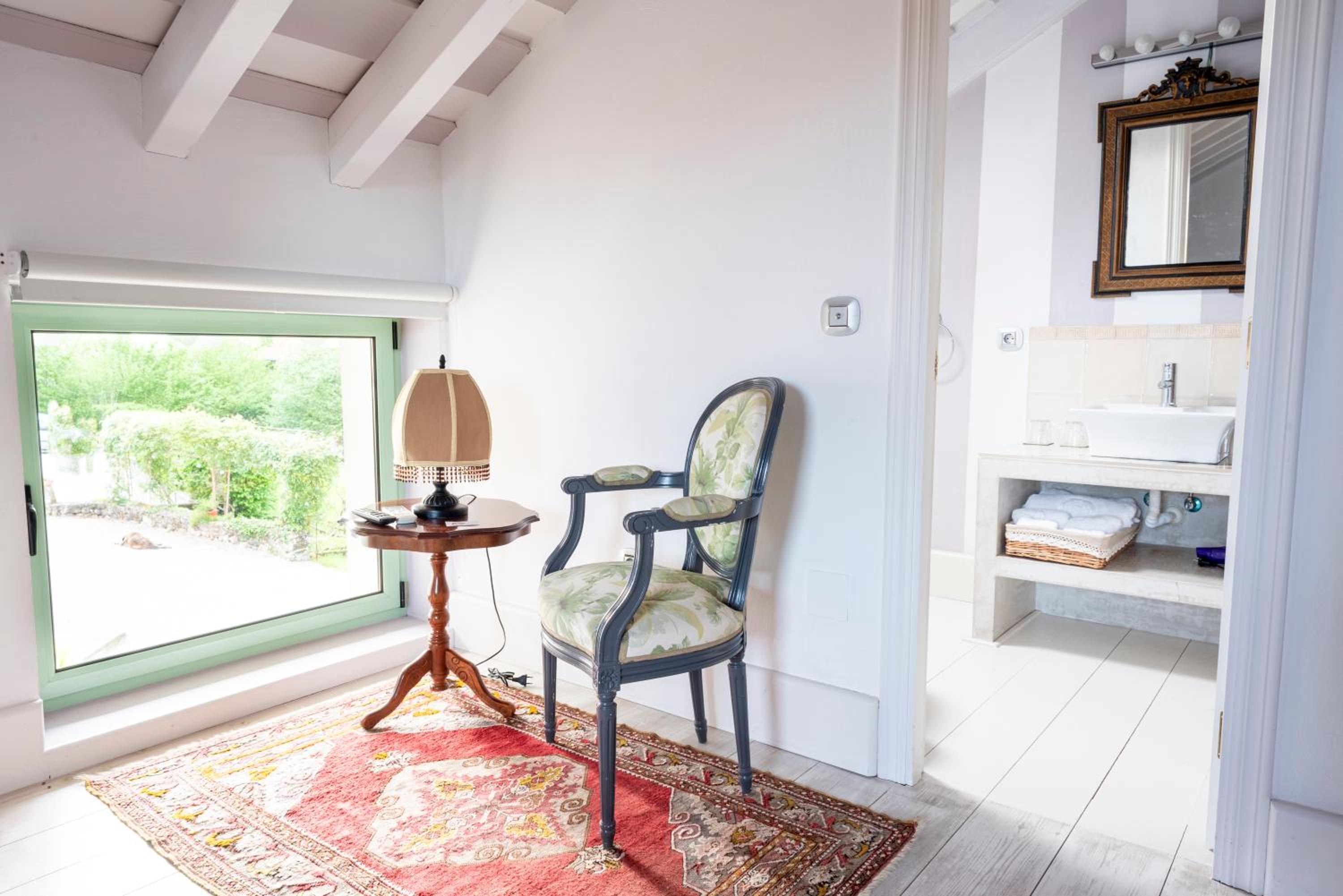 Double Room - Photo 8