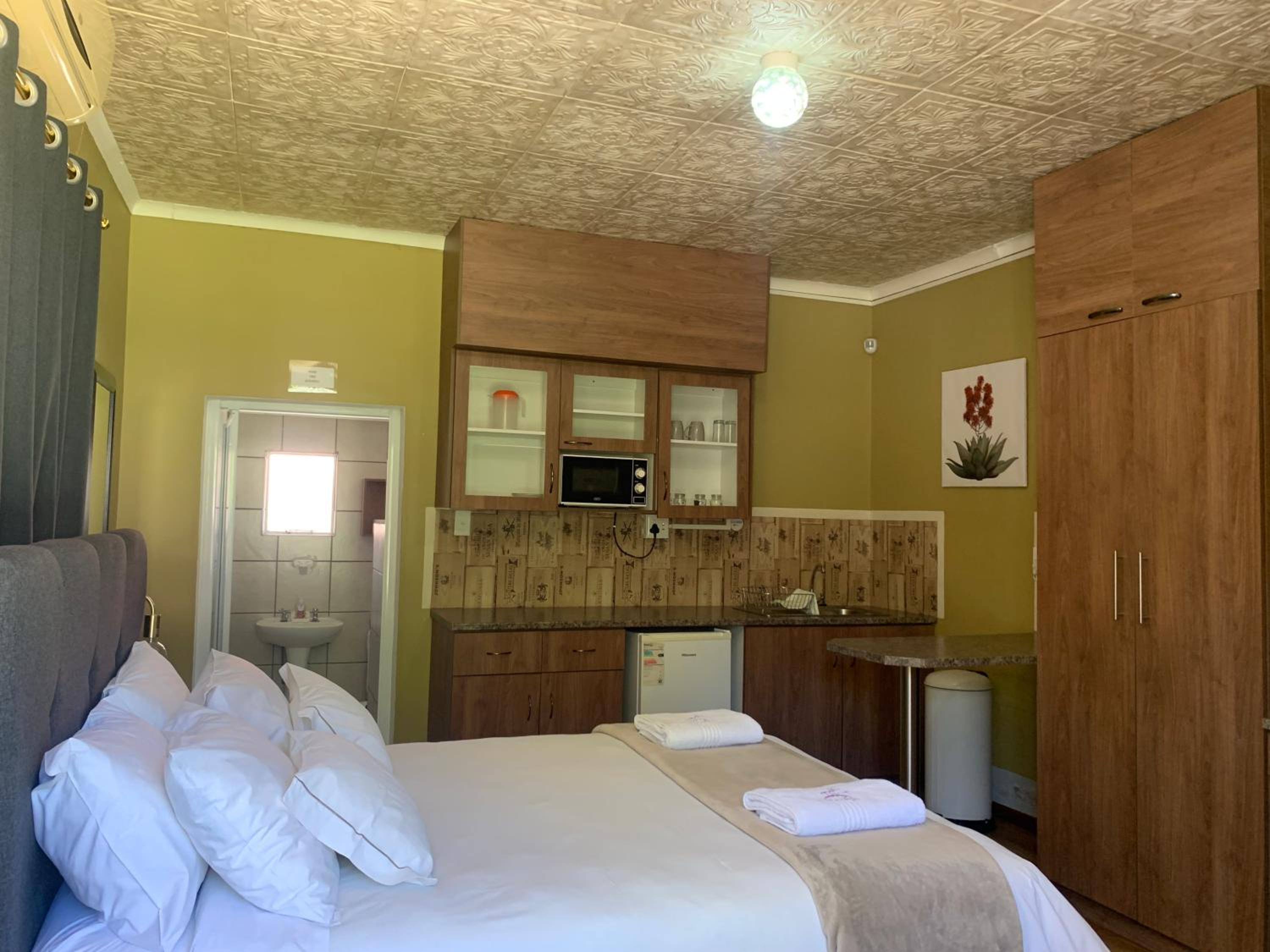 Standard Double Room photo 3