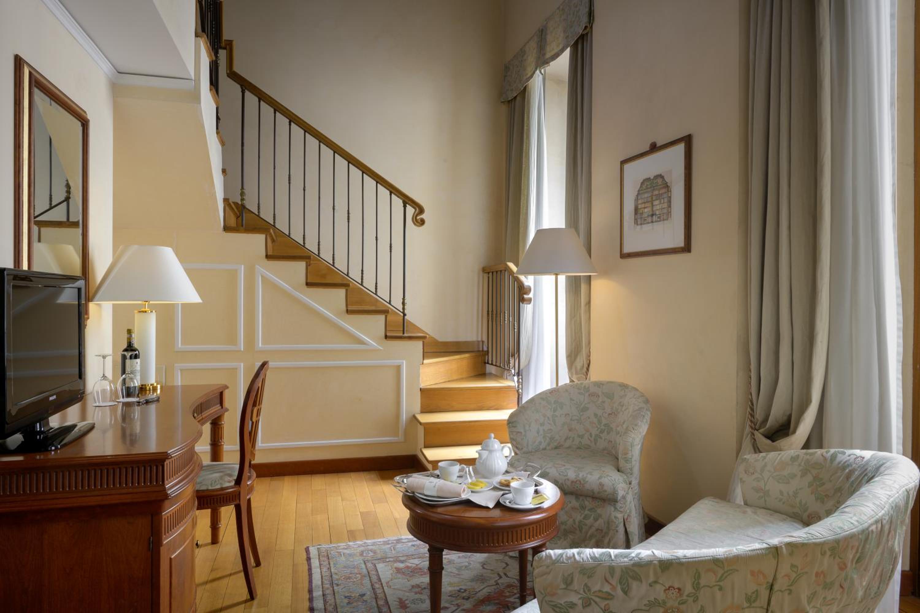 Deluxe Junior Suite thumbnail 5