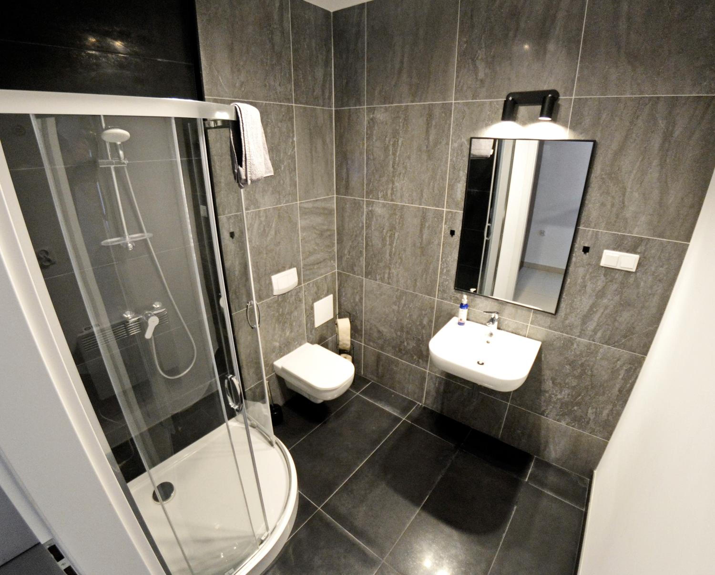 Double Room with Private Bathroom - Photo 3