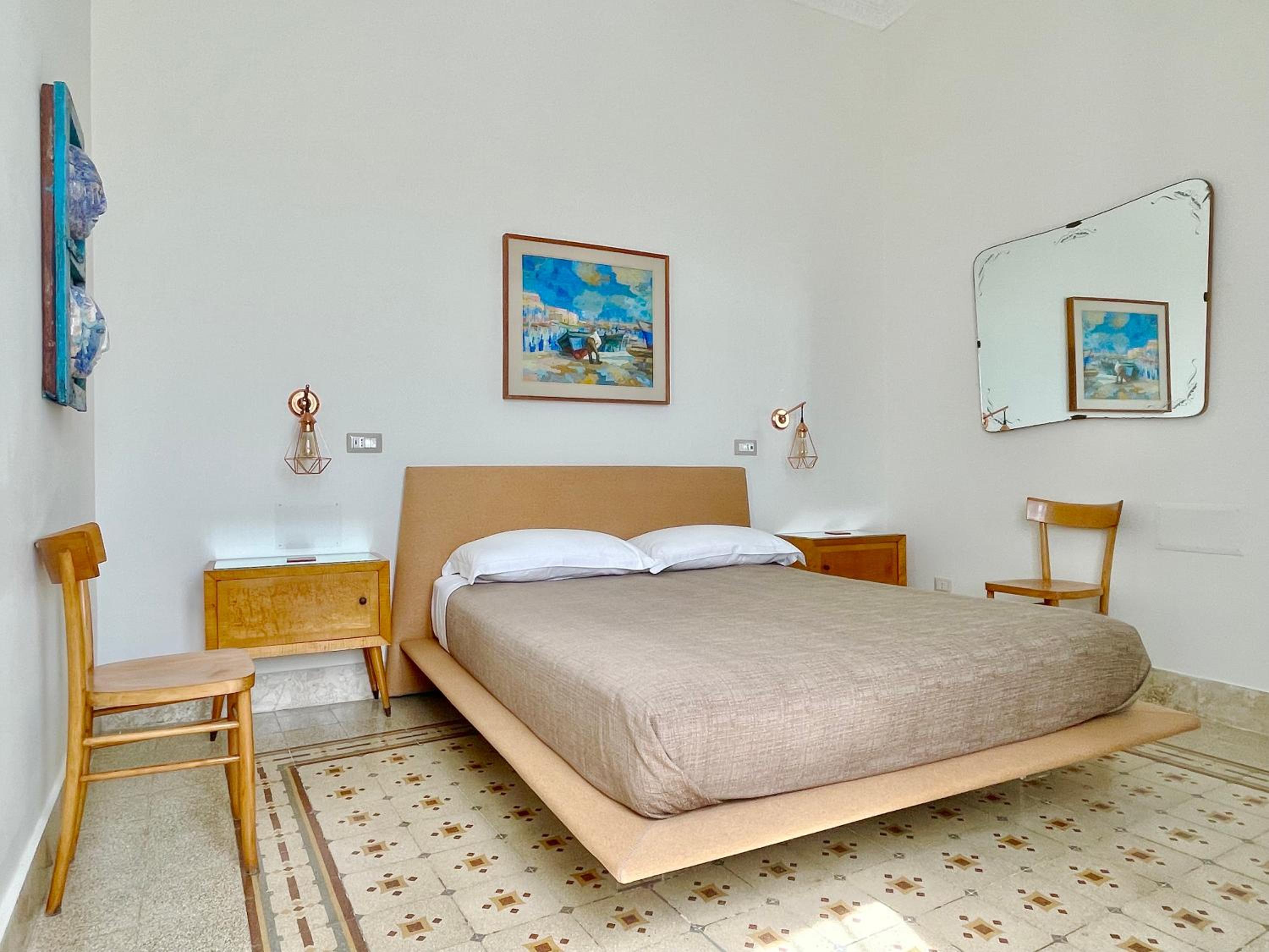 Suite - Photo 14