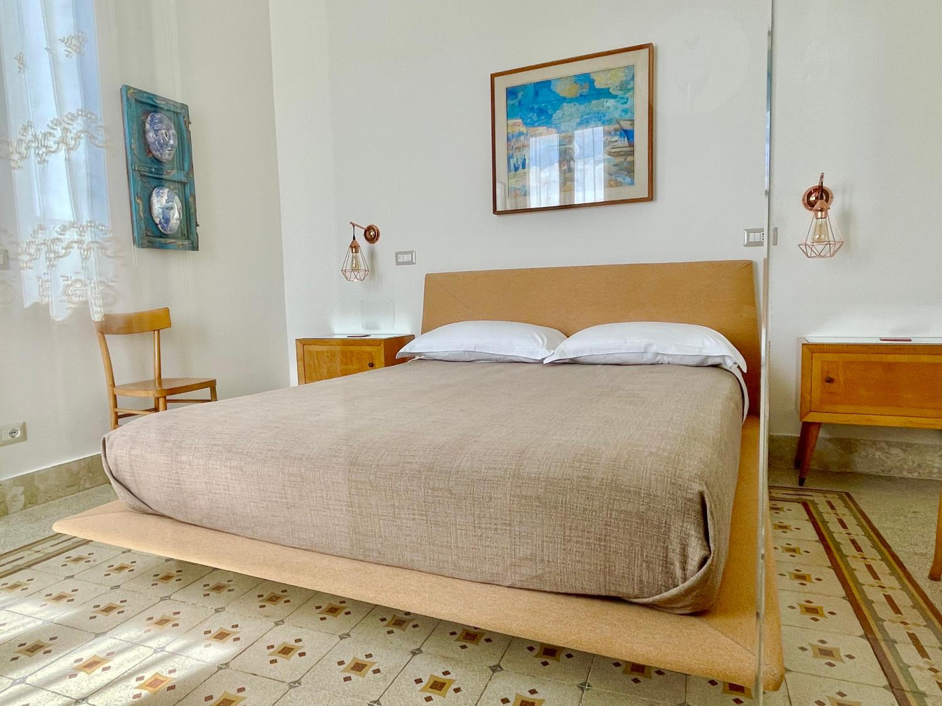 Suite - Photo 15