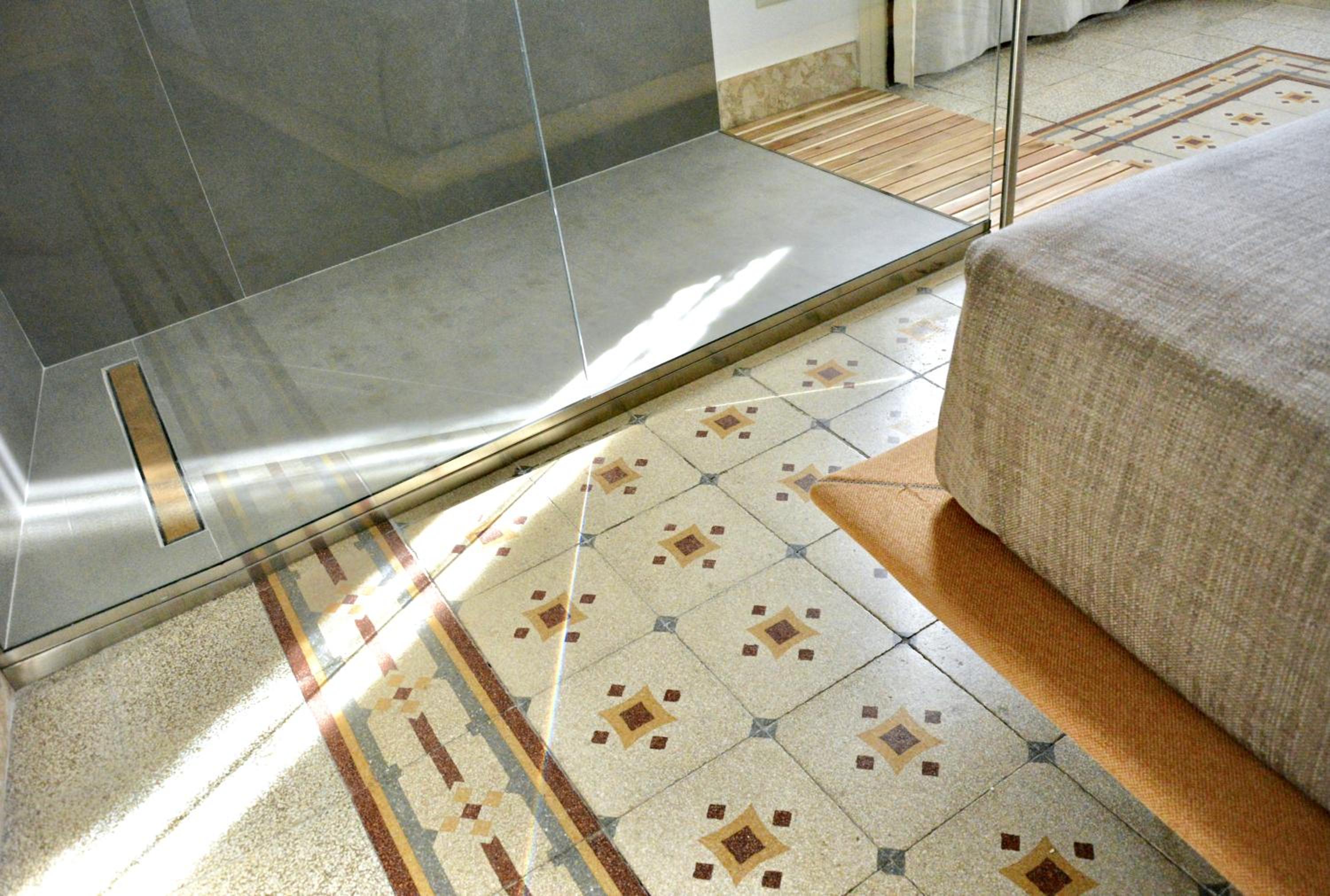 Suite - Photo 12