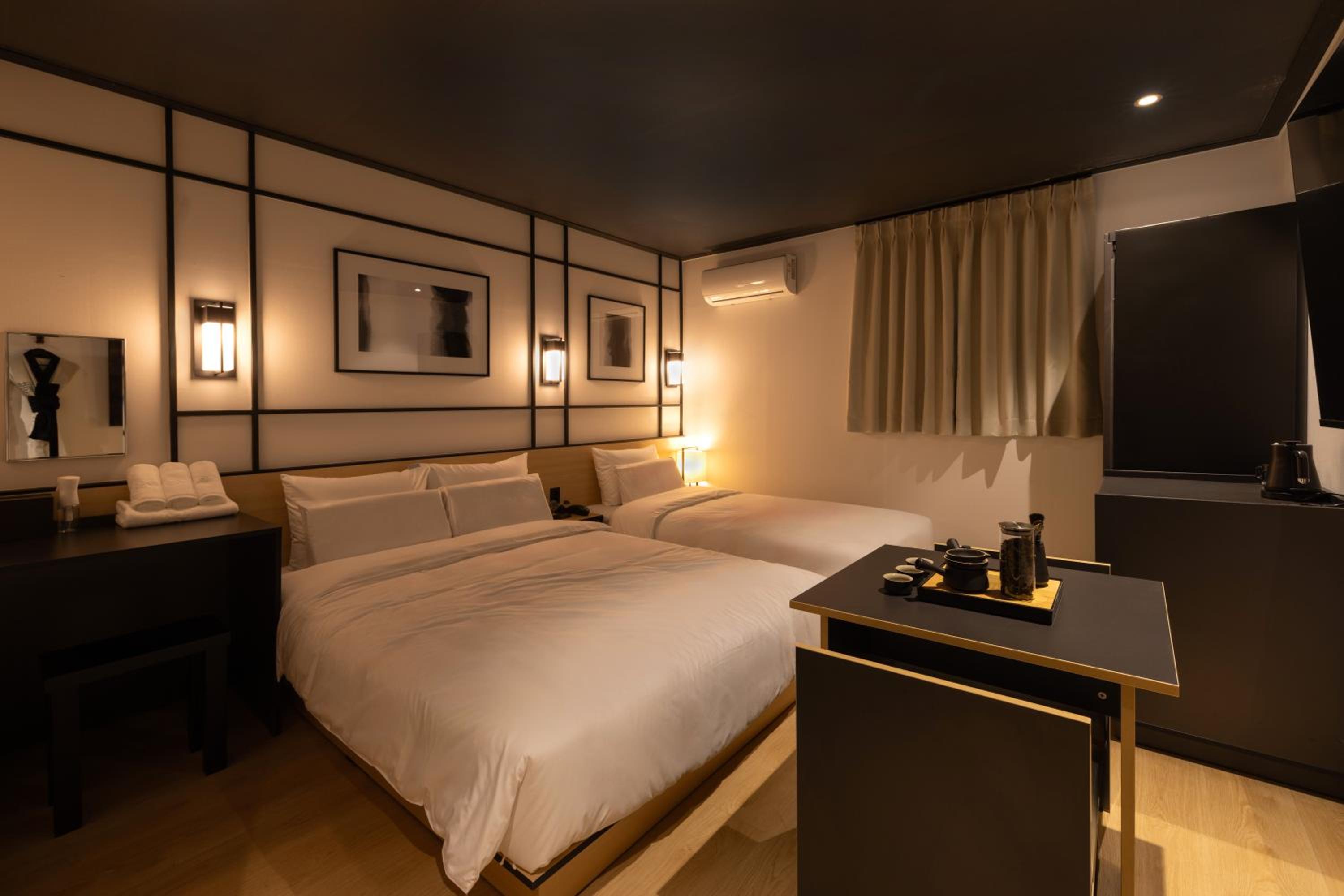 Standard Twin Room - Photo 2