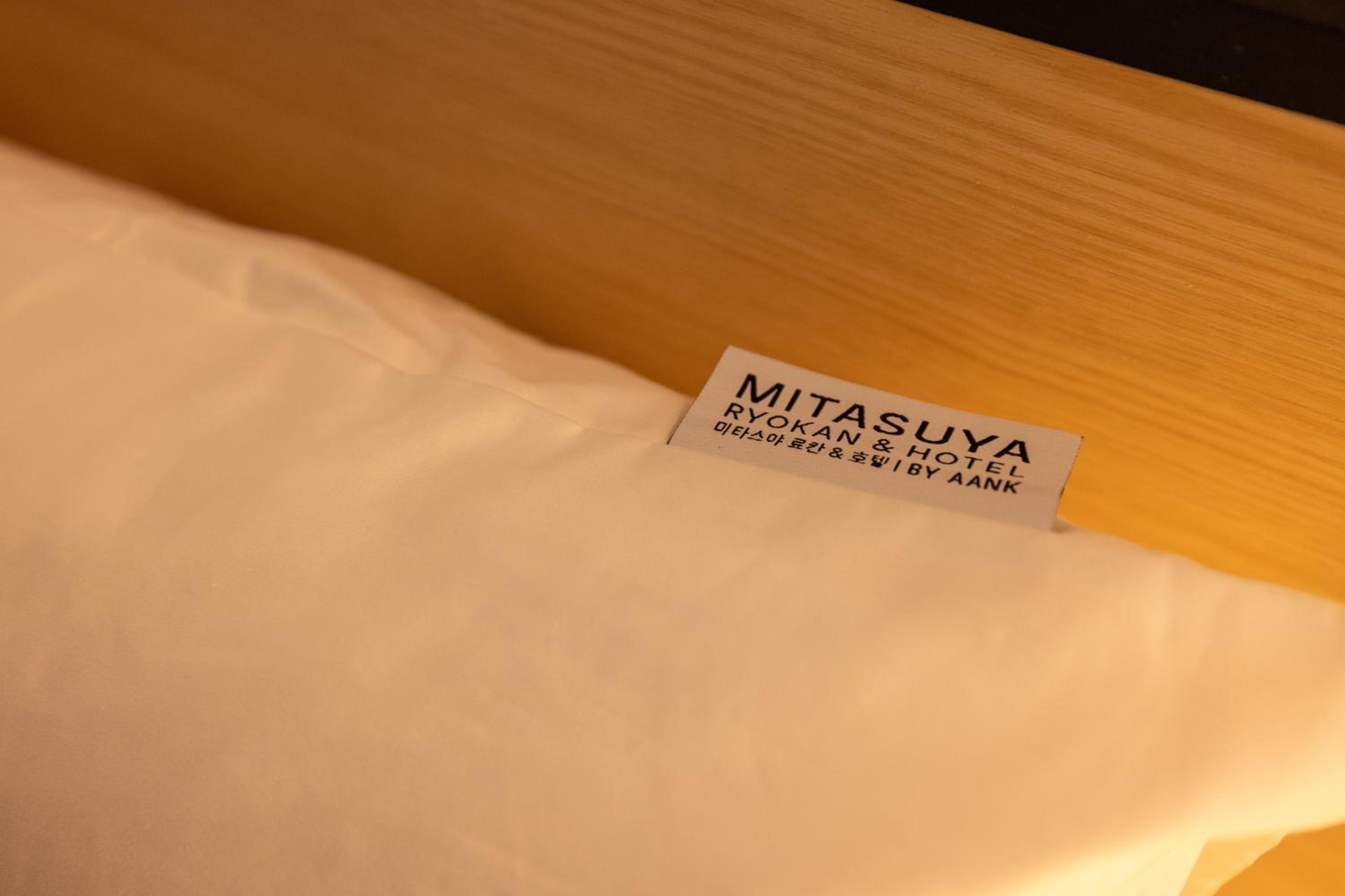 Standard Twin Room - Photo 7