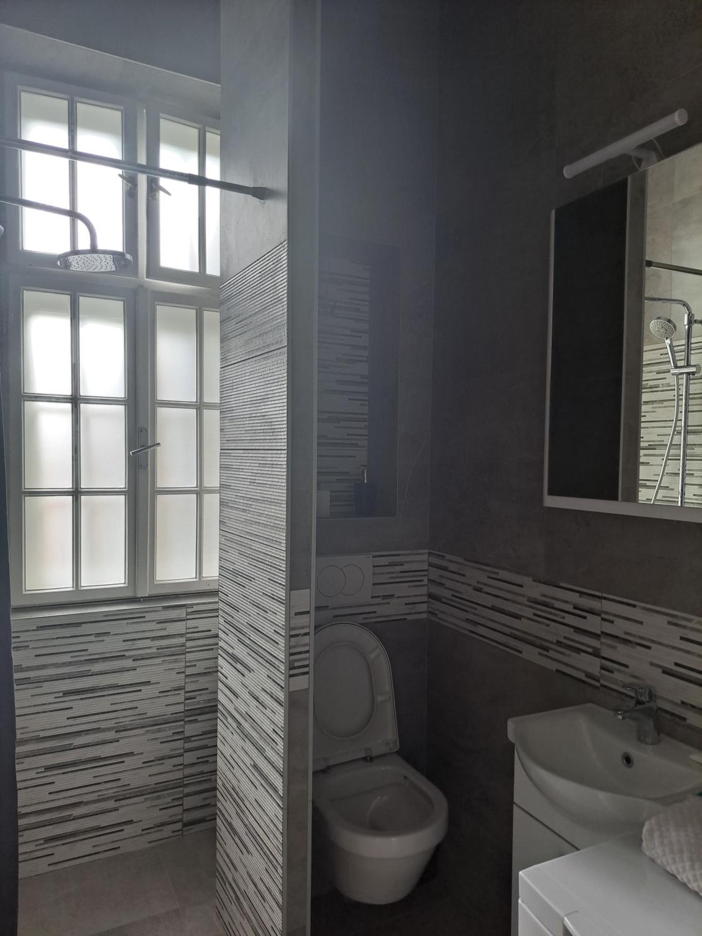 Deluxe One-Bedroom Apartment With Garden View photo 3