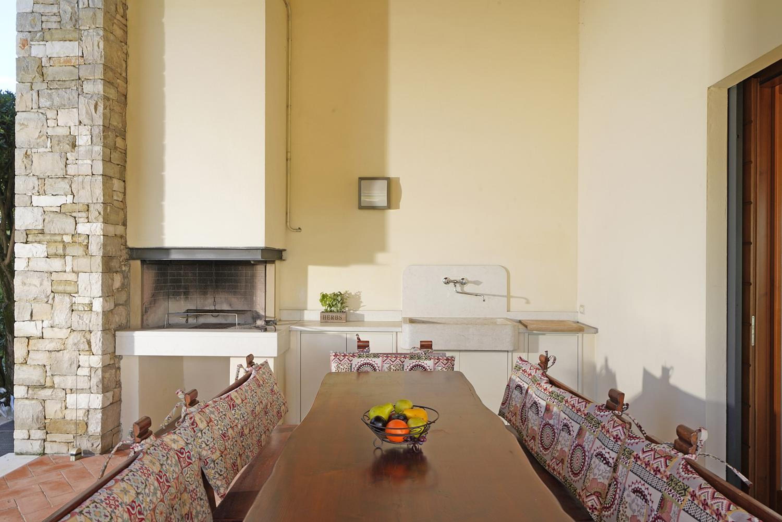 Villa photo 2