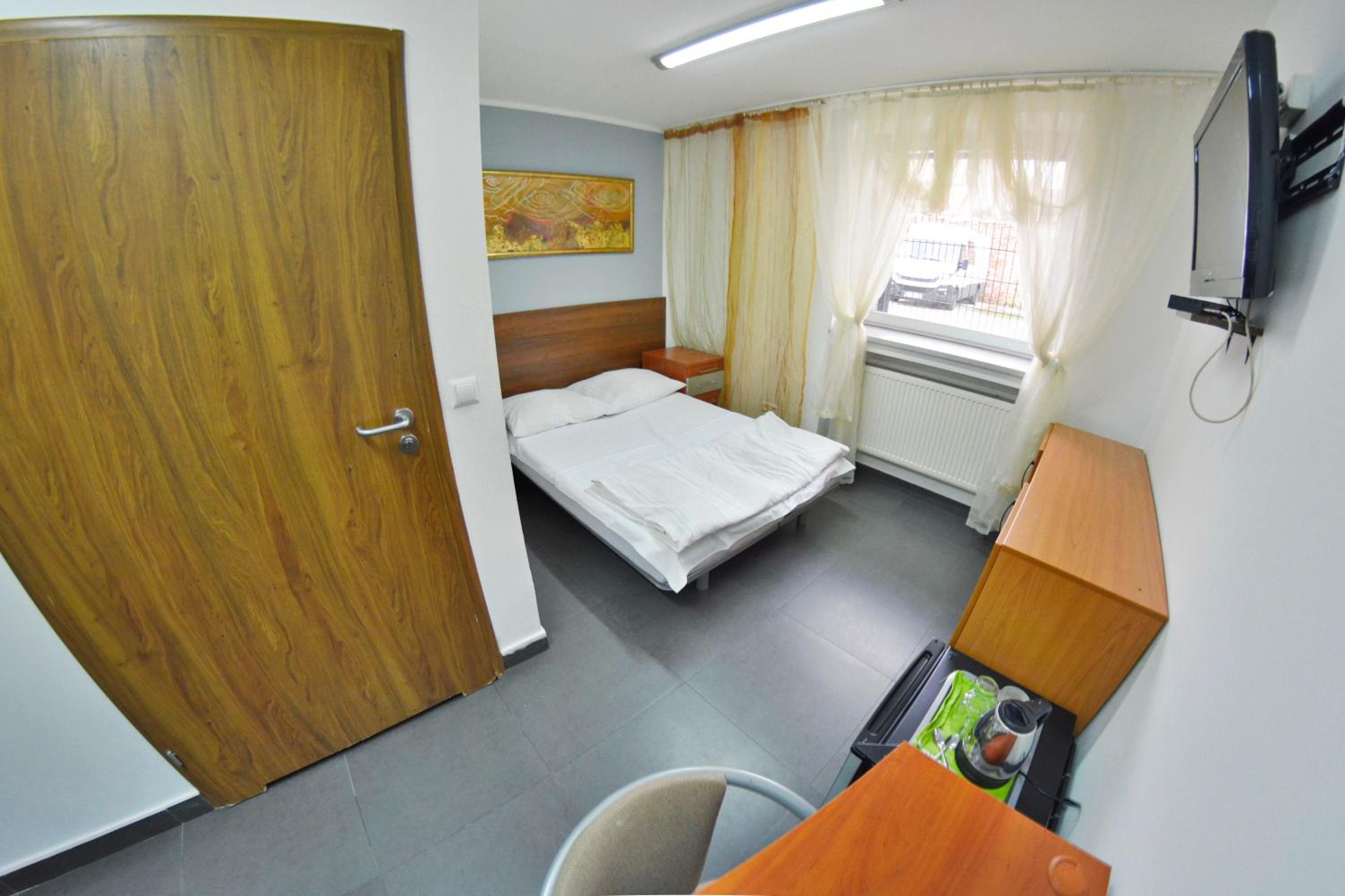 Double Room with Private Bathroom - Photo 4