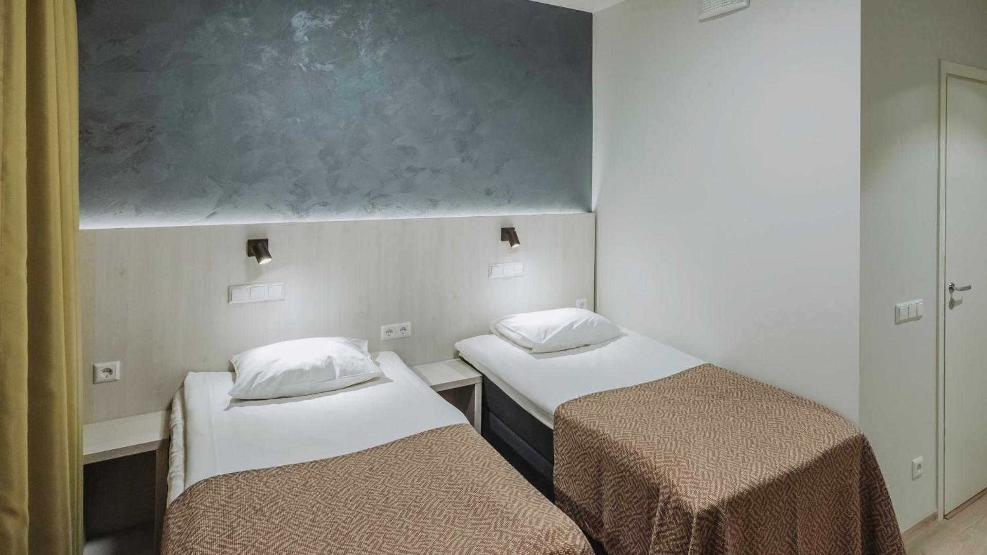 Twin Room with No External View & Spa access - Photo 2