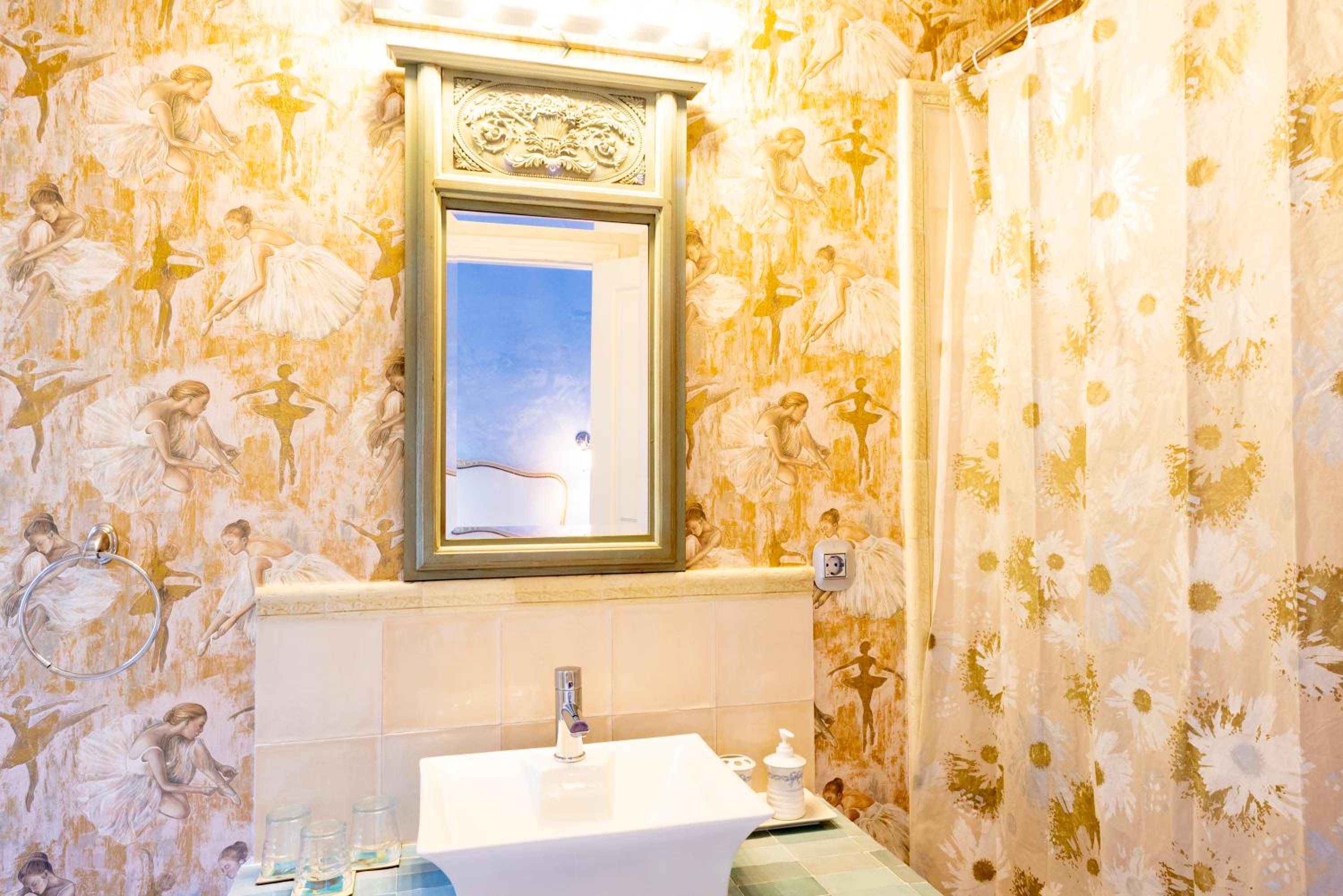 Duplex Suite - Photo 3