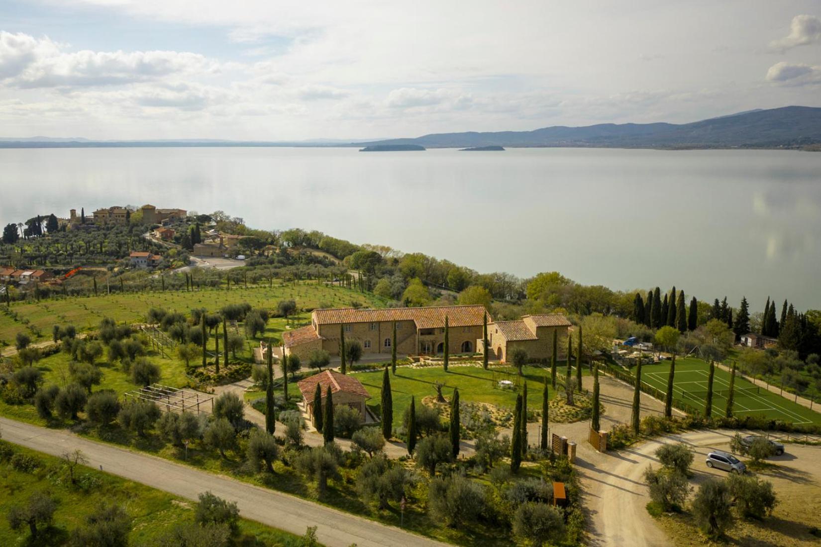 Villa photo 3