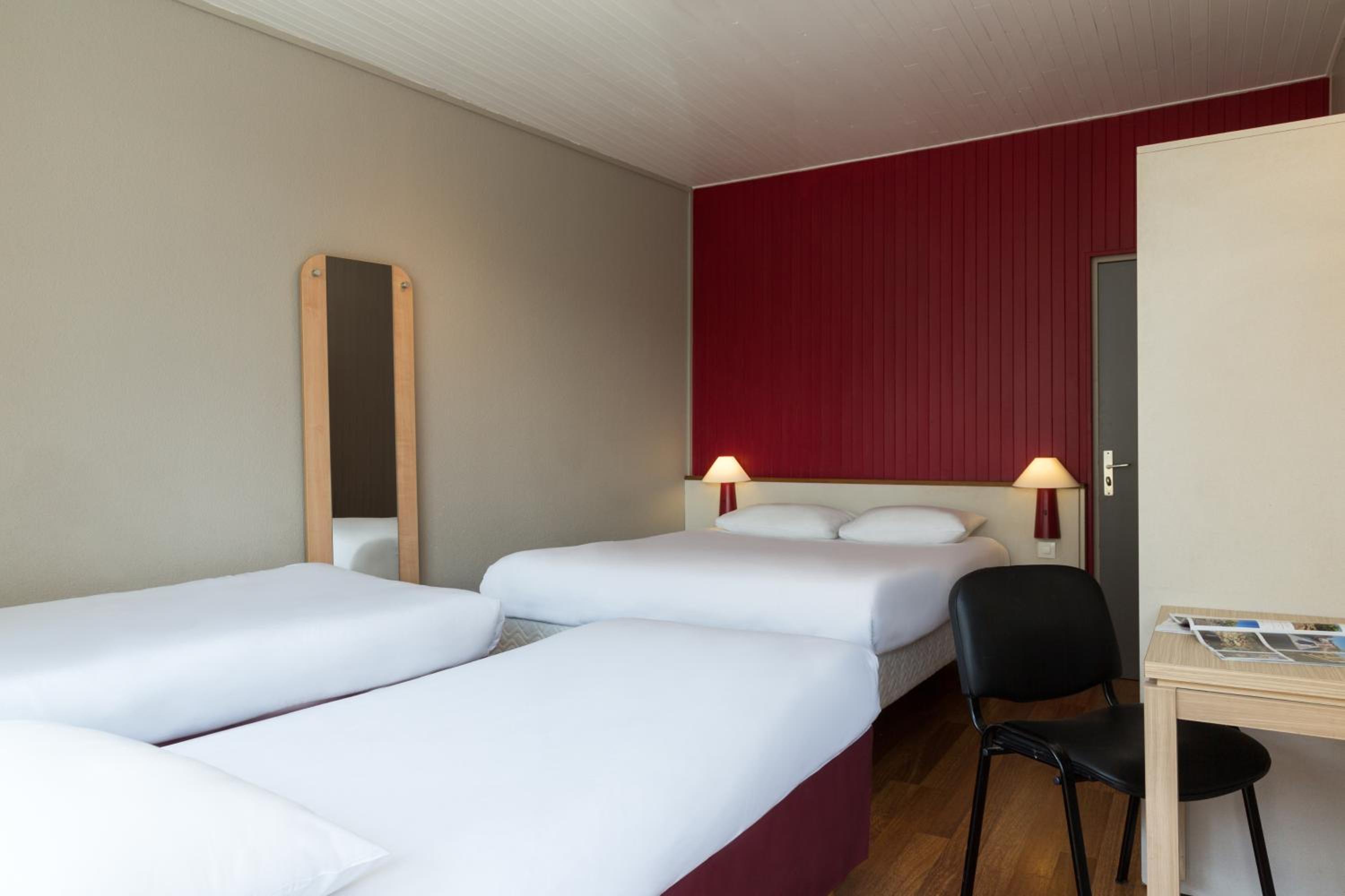 Quadruple Room - Photo 1