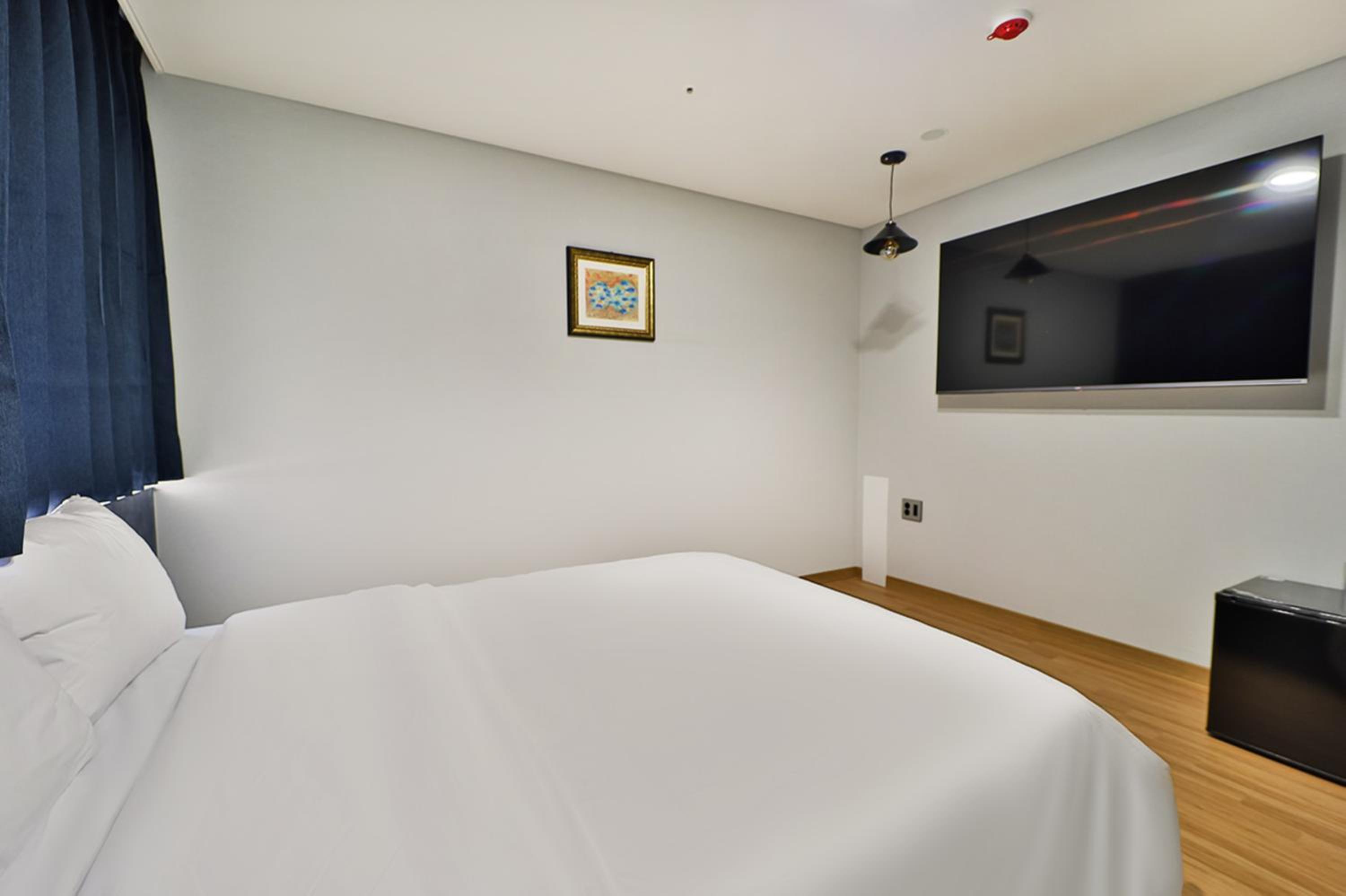 Deluxe Double Room - Photo 21