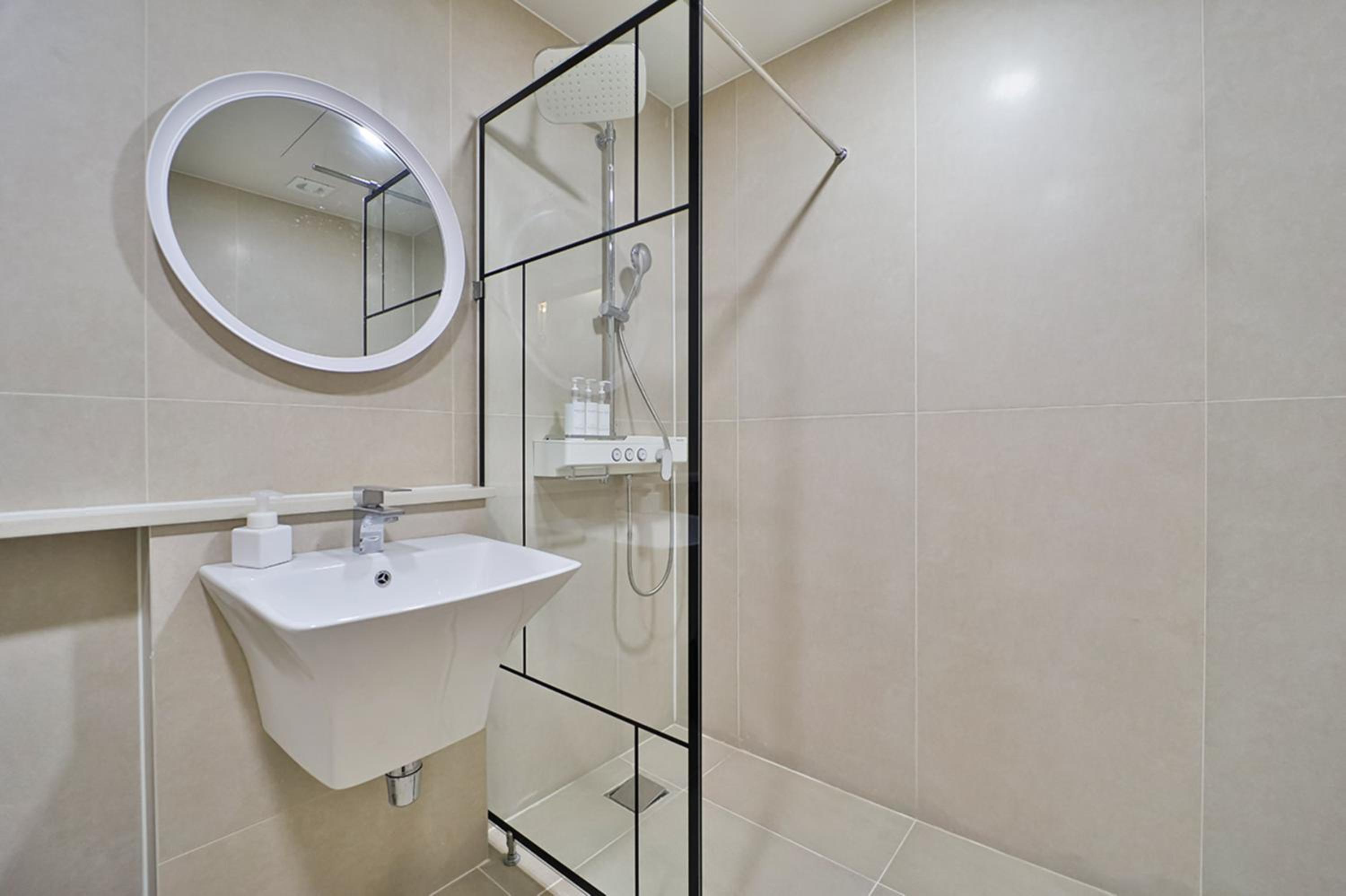 Deluxe Double Room - Photo 16