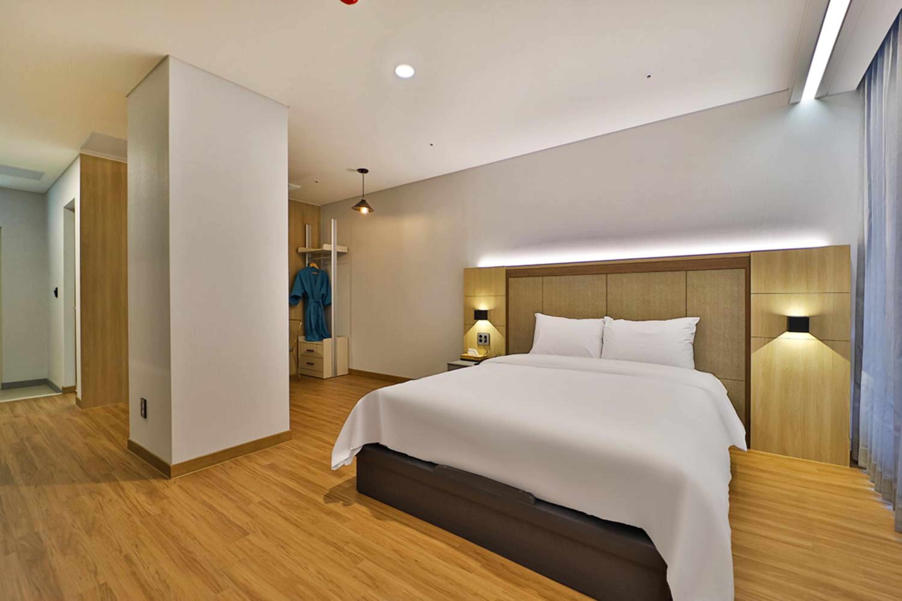 Deluxe Double Room - Photo 7