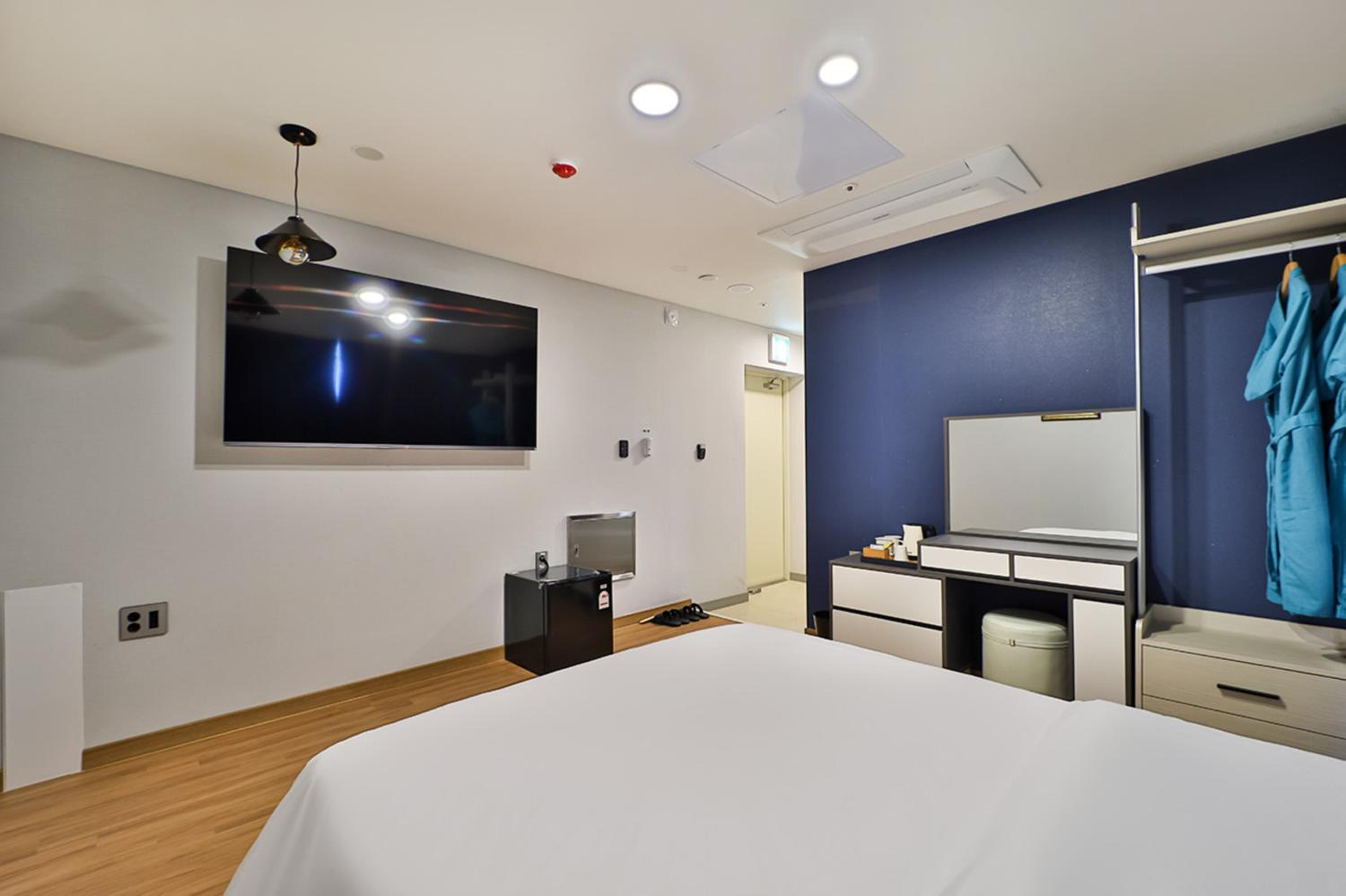 Deluxe Double Room - Photo 18