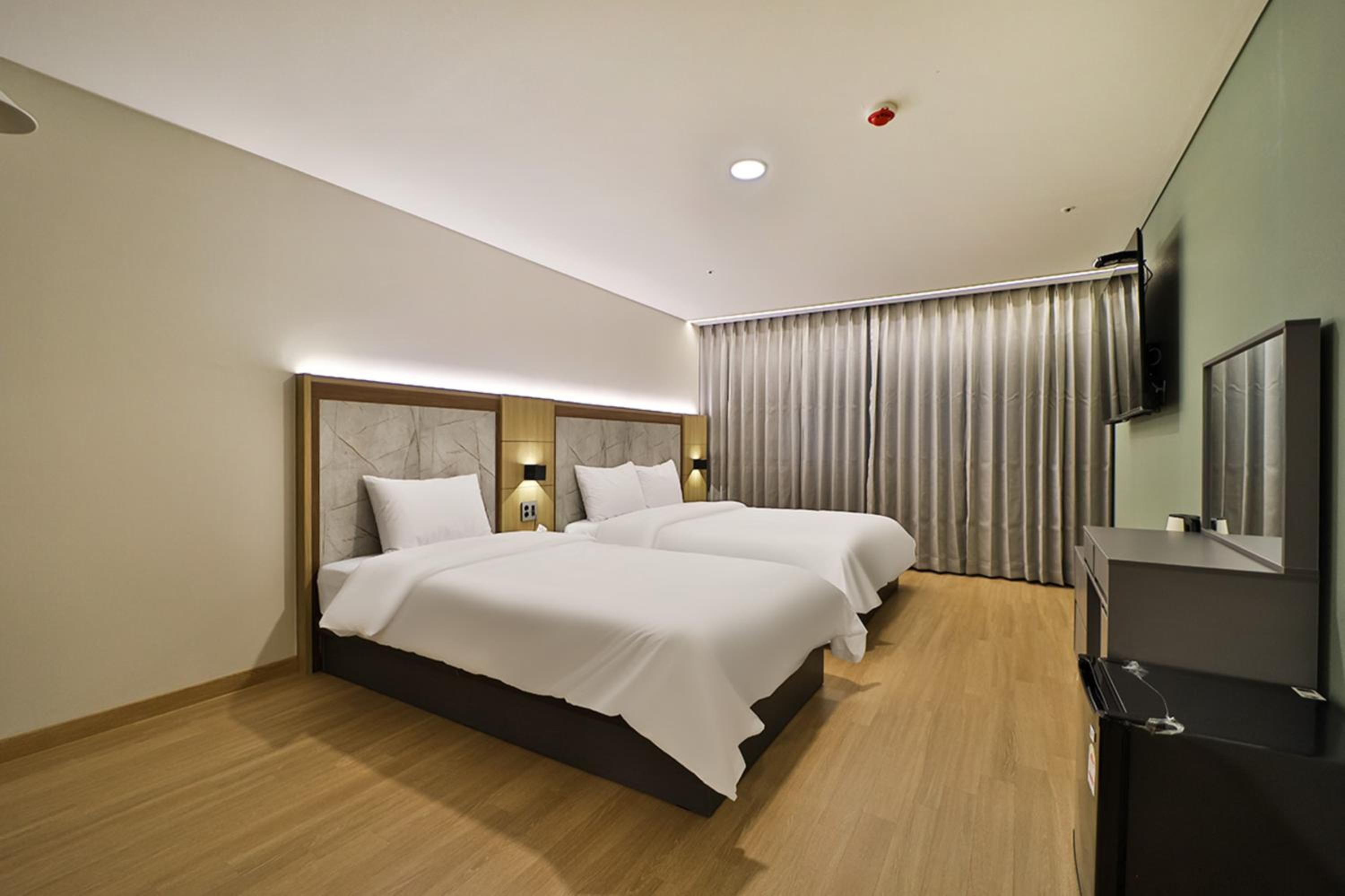 Deluxe Twin Room - Photo 4