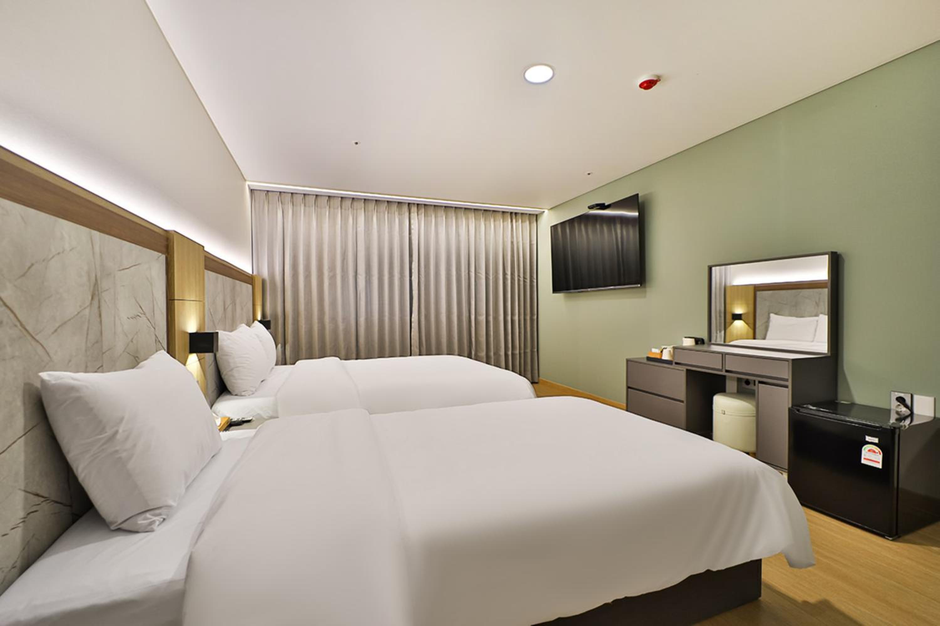 Deluxe Twin Room - Photo 7