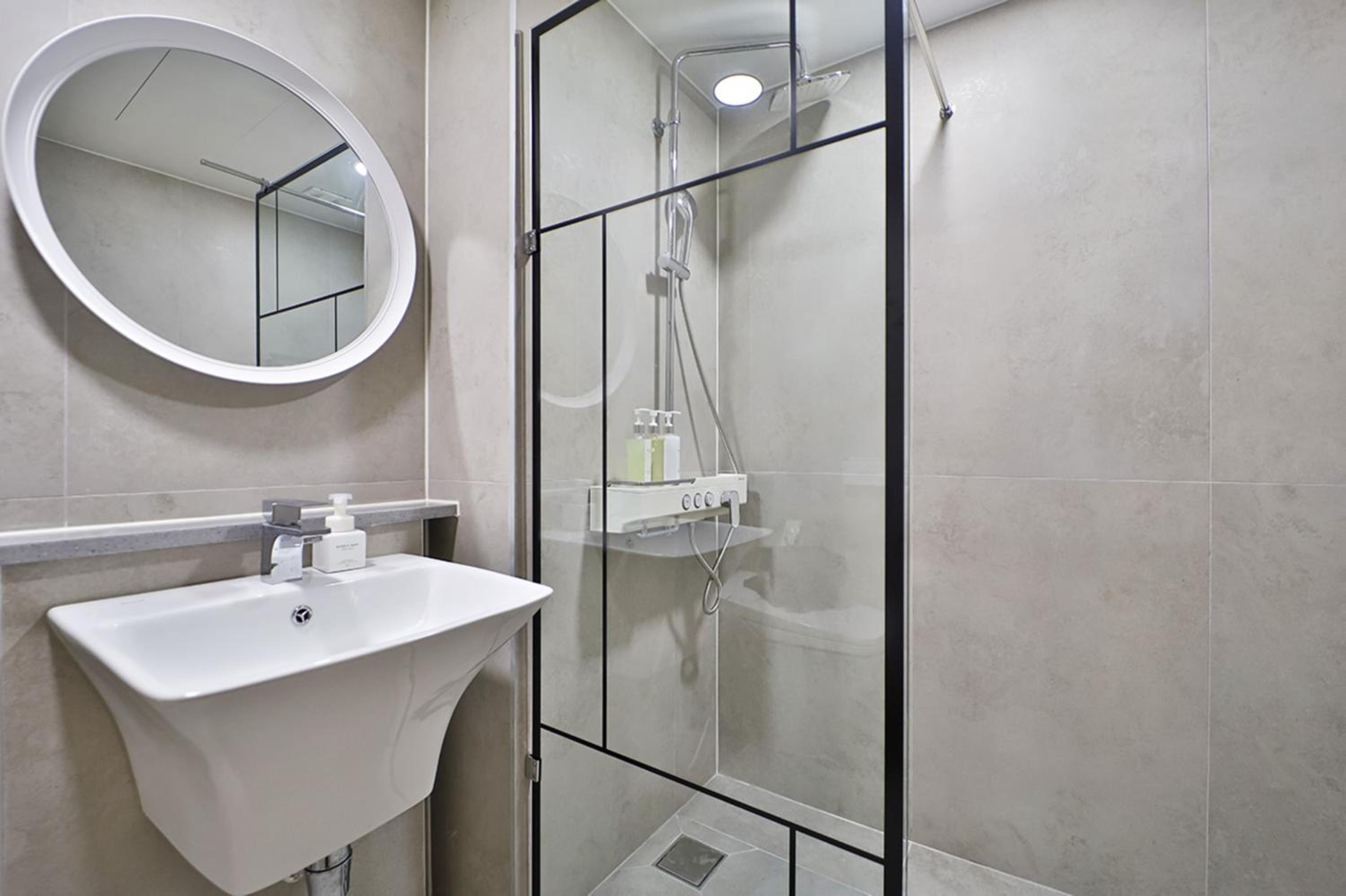 Deluxe Twin Room - Photo 11