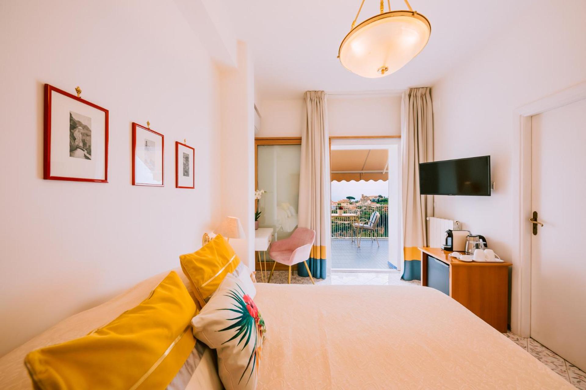 Superior Double or Twin Room with Terrace - Photo 3