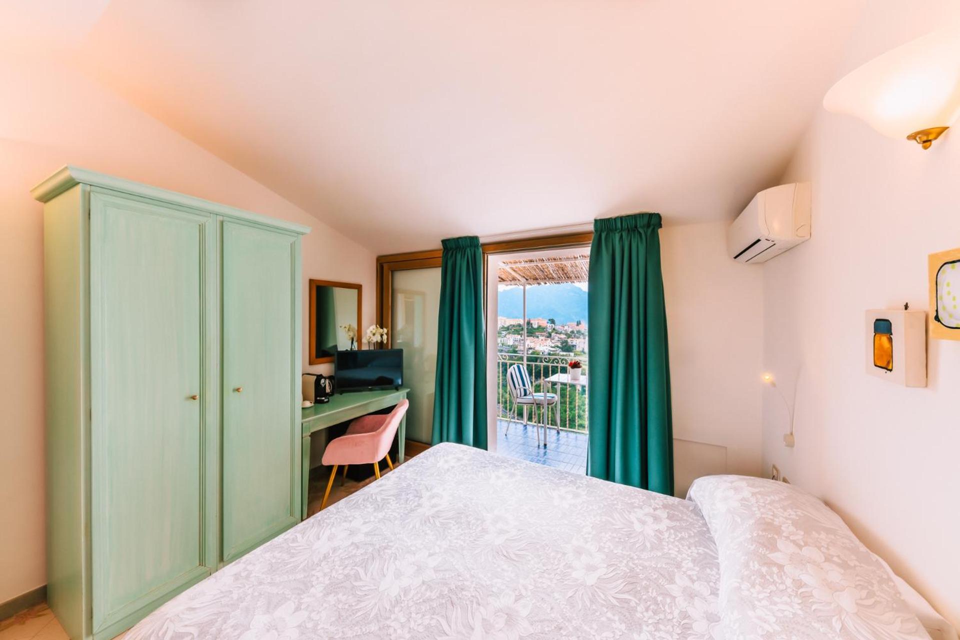 Superior Double or Twin Room with Terrace - Photo 11