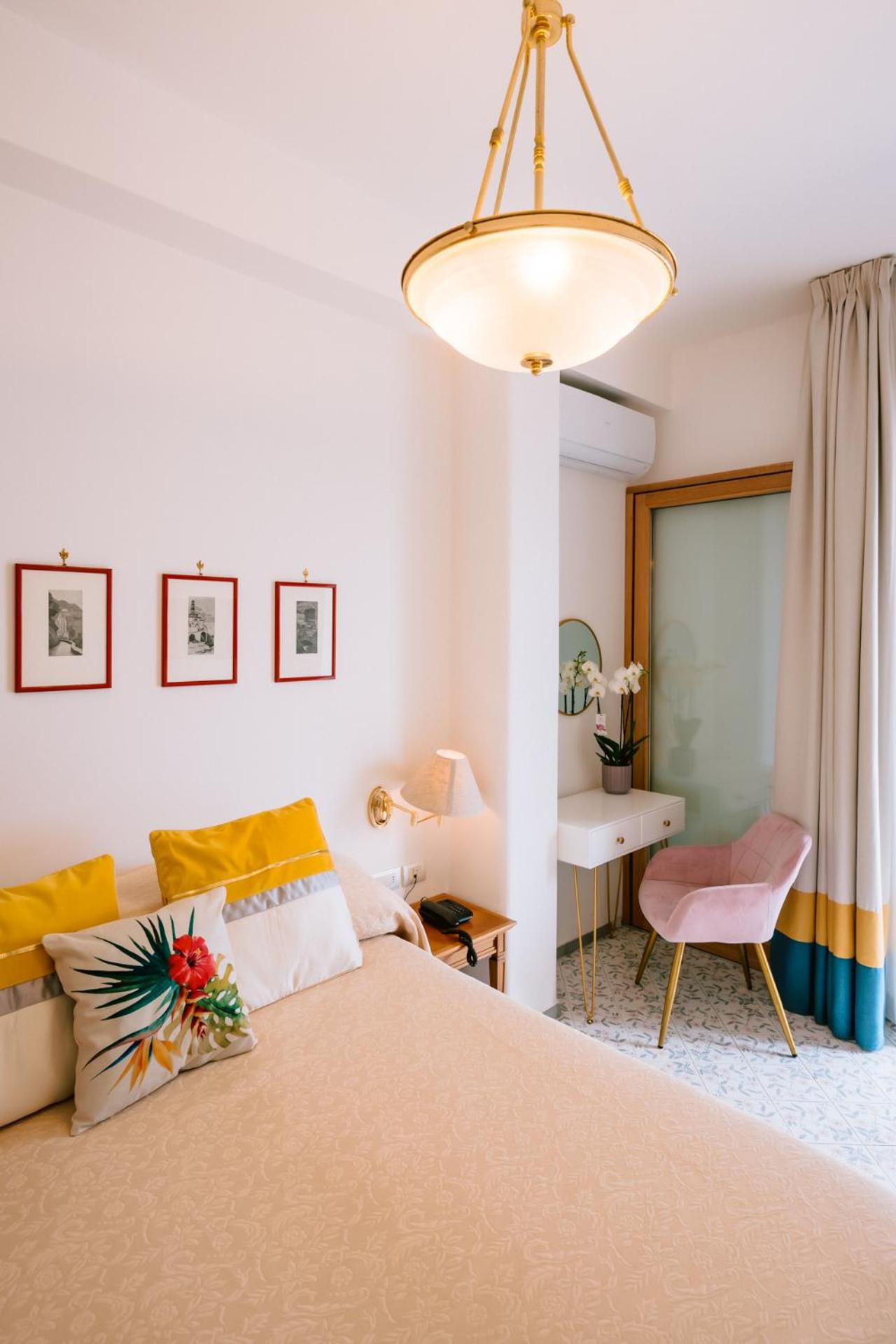 Superior Double or Twin Room with Terrace - Photo 6