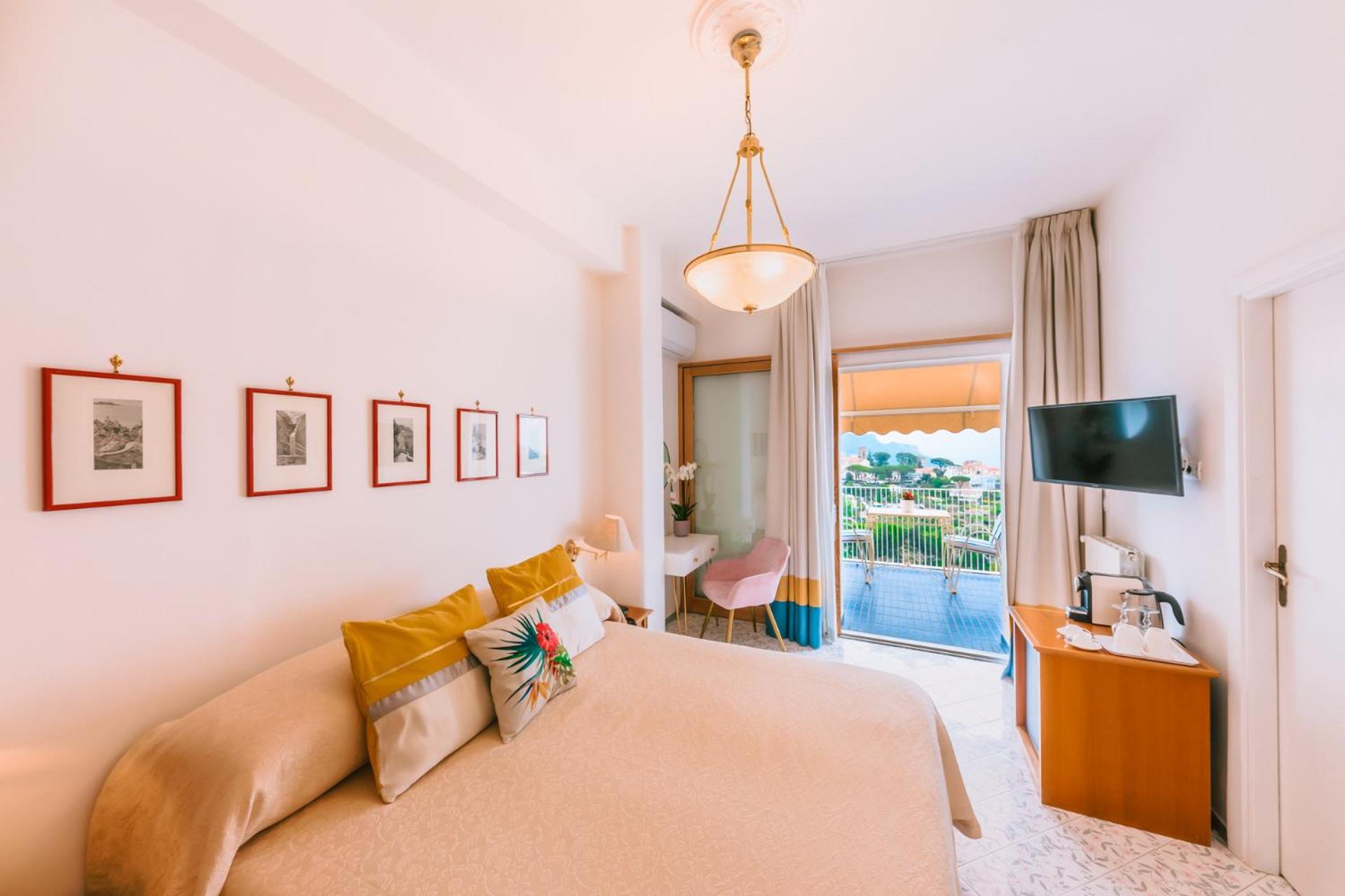 Superior Double or Twin Room with Terrace - Photo 4