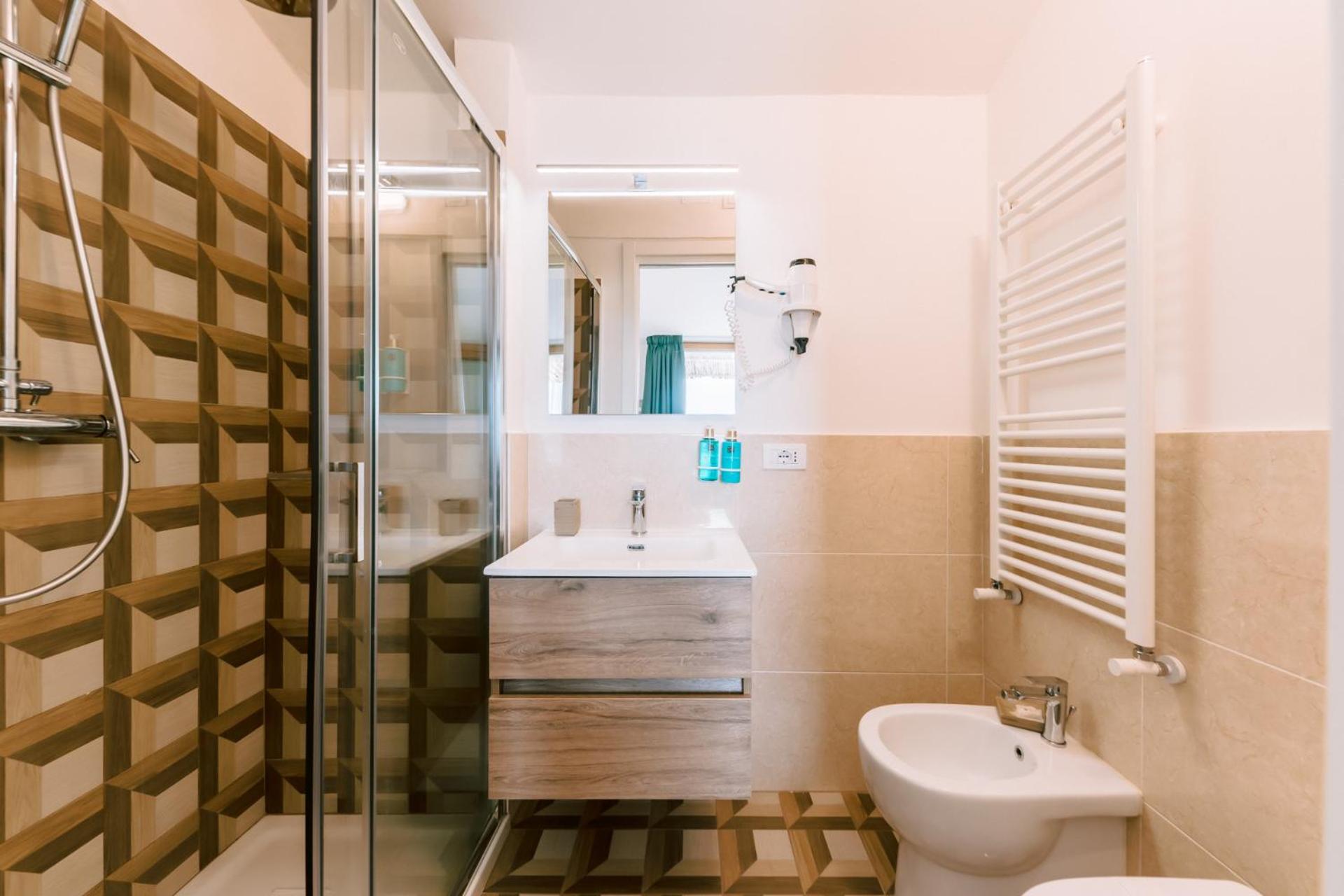 Superior Double or Twin Room with Terrace - Photo 10