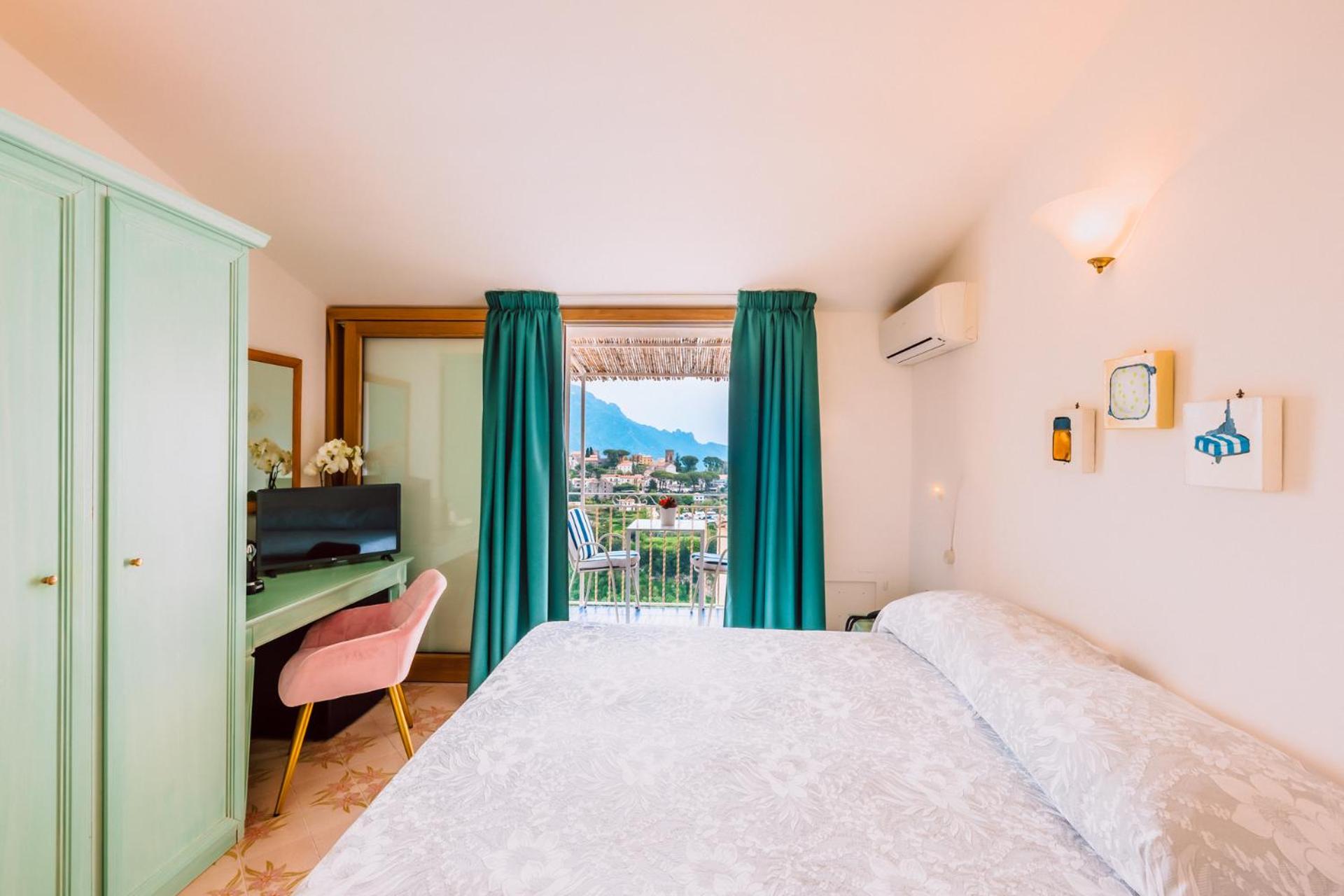 Superior Double or Twin Room with Terrace - Photo 8