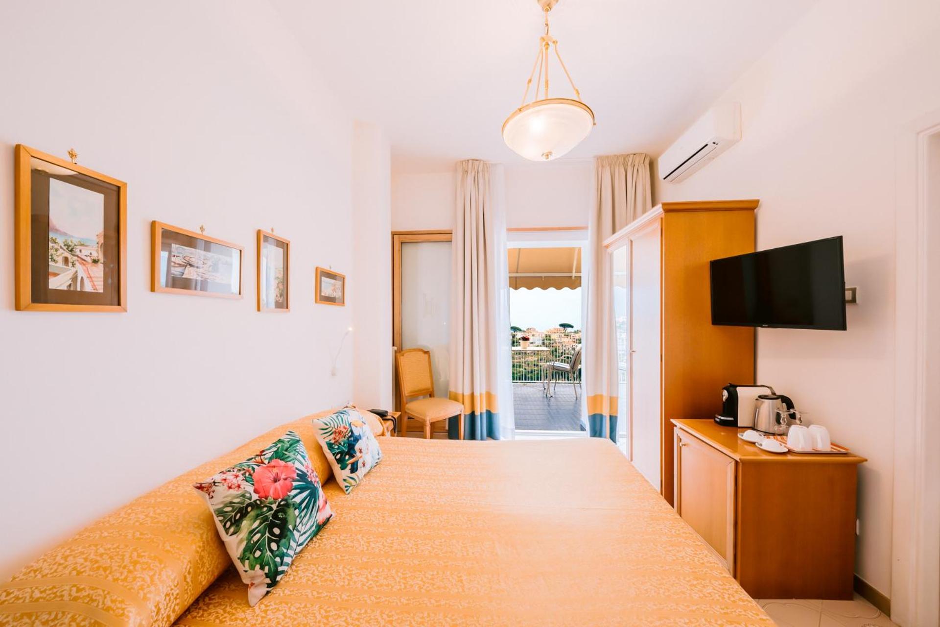 Standard Double or Twin Room photo 3